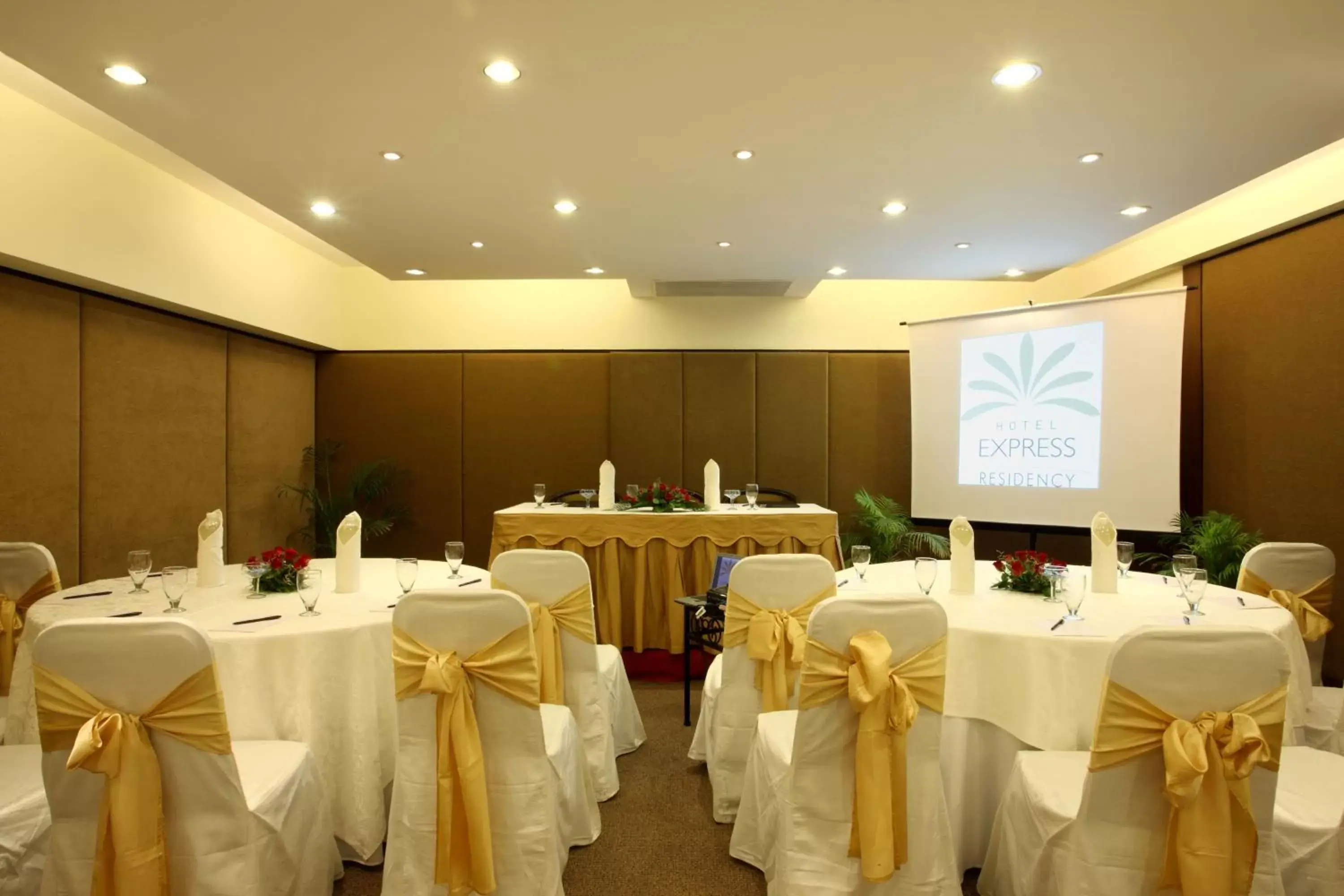 Banquet/Function facilities in Hotel Express Residency Vadodara