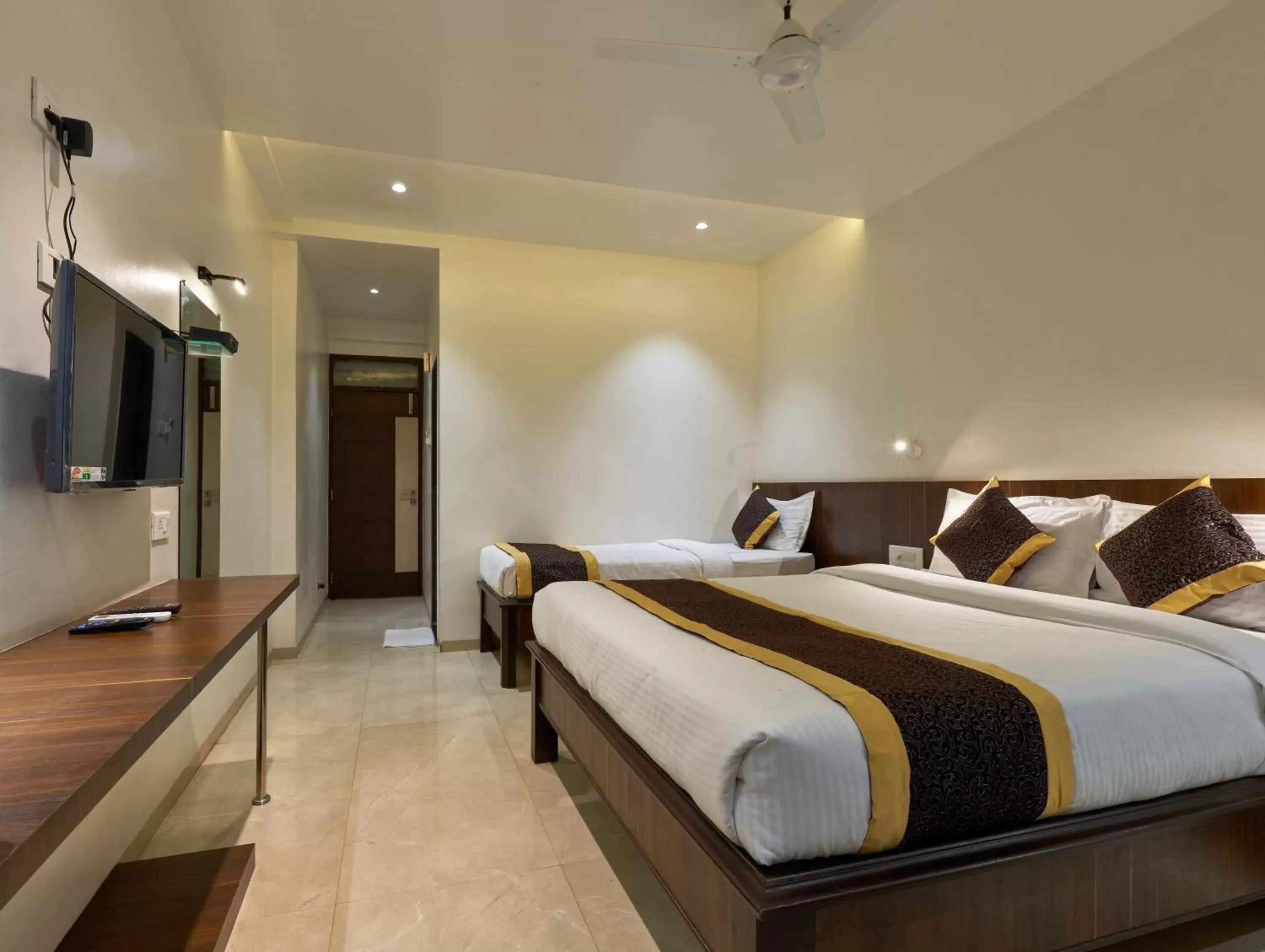 Bedroom, Bed in Hotel Fortune Inn Bedroom, Bed in Hotel Fortune Inn