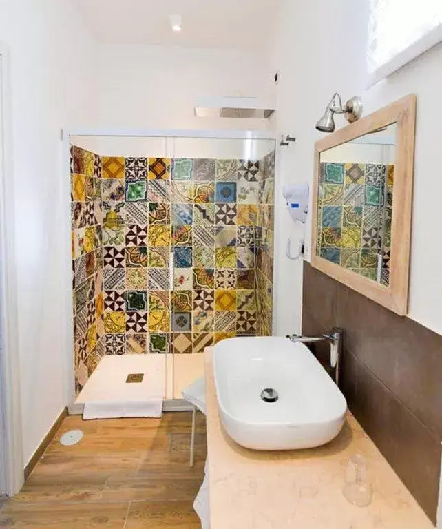 Shower, Bathroom in La Riggiola