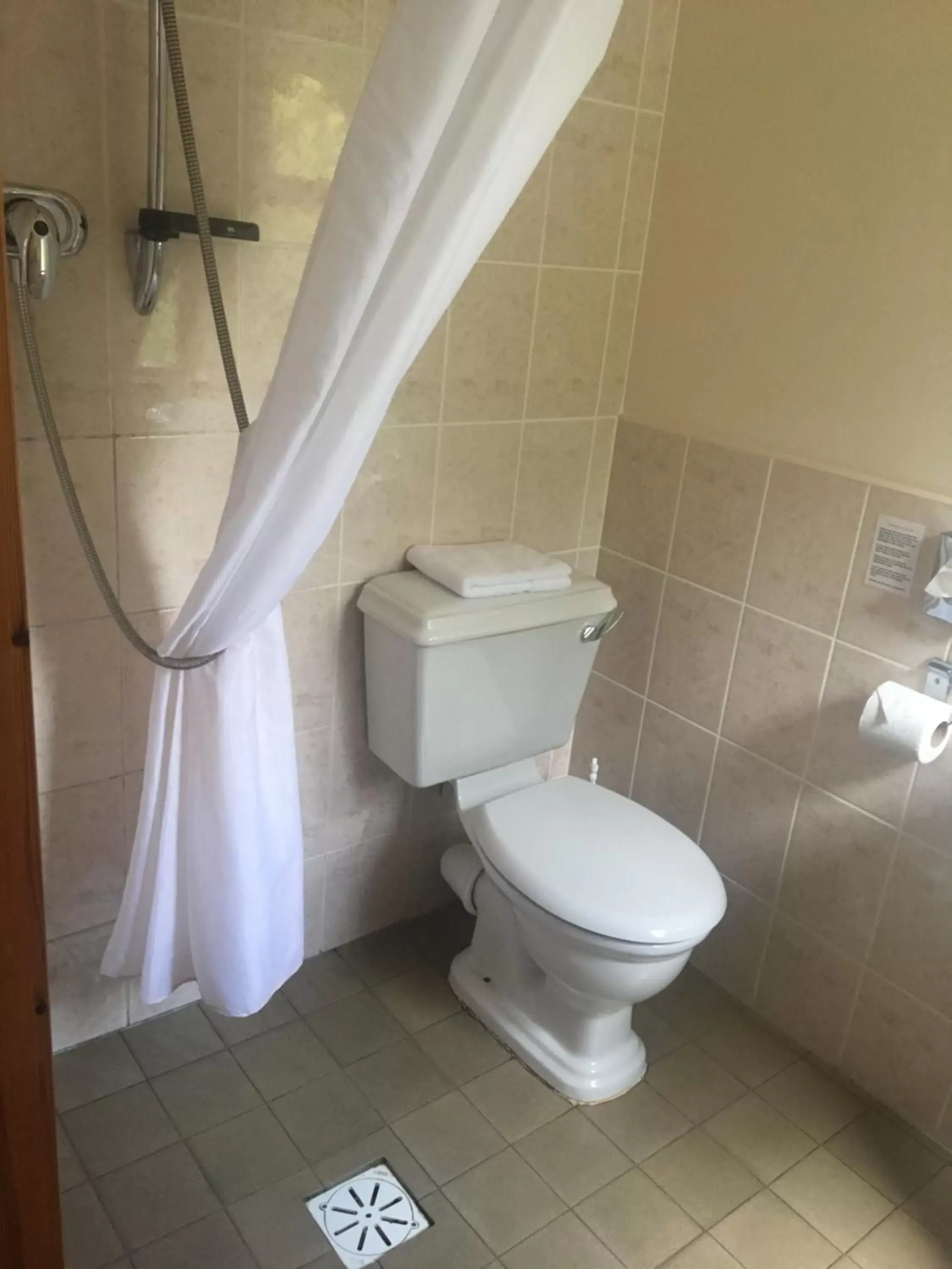 Deluxe Double Room (1 adult + 2 children) in Deveron Lodge B&B Deluxe Double Room (1 adult + 2 children) in Deveron Lodge B&B