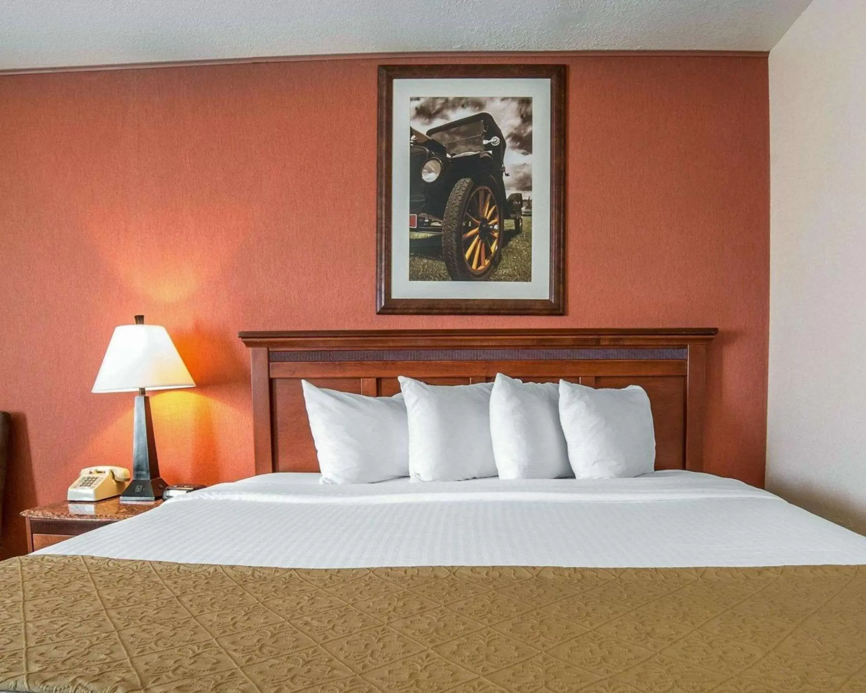 Photo of the whole room, Bed in Quality Inn Winnemucca- Model T Casino