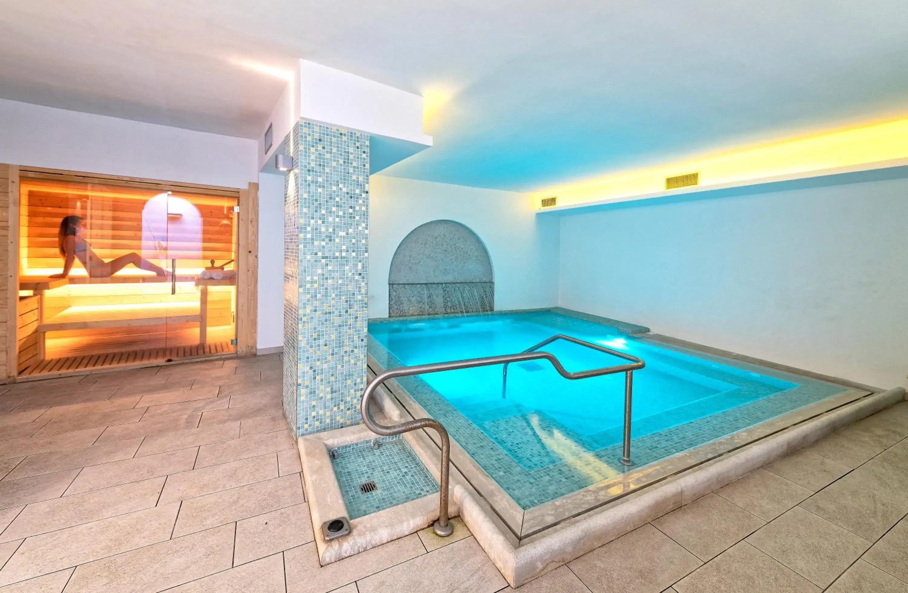 Hot Tub, Swimming Pool in Family Spa Hotel Le Canne