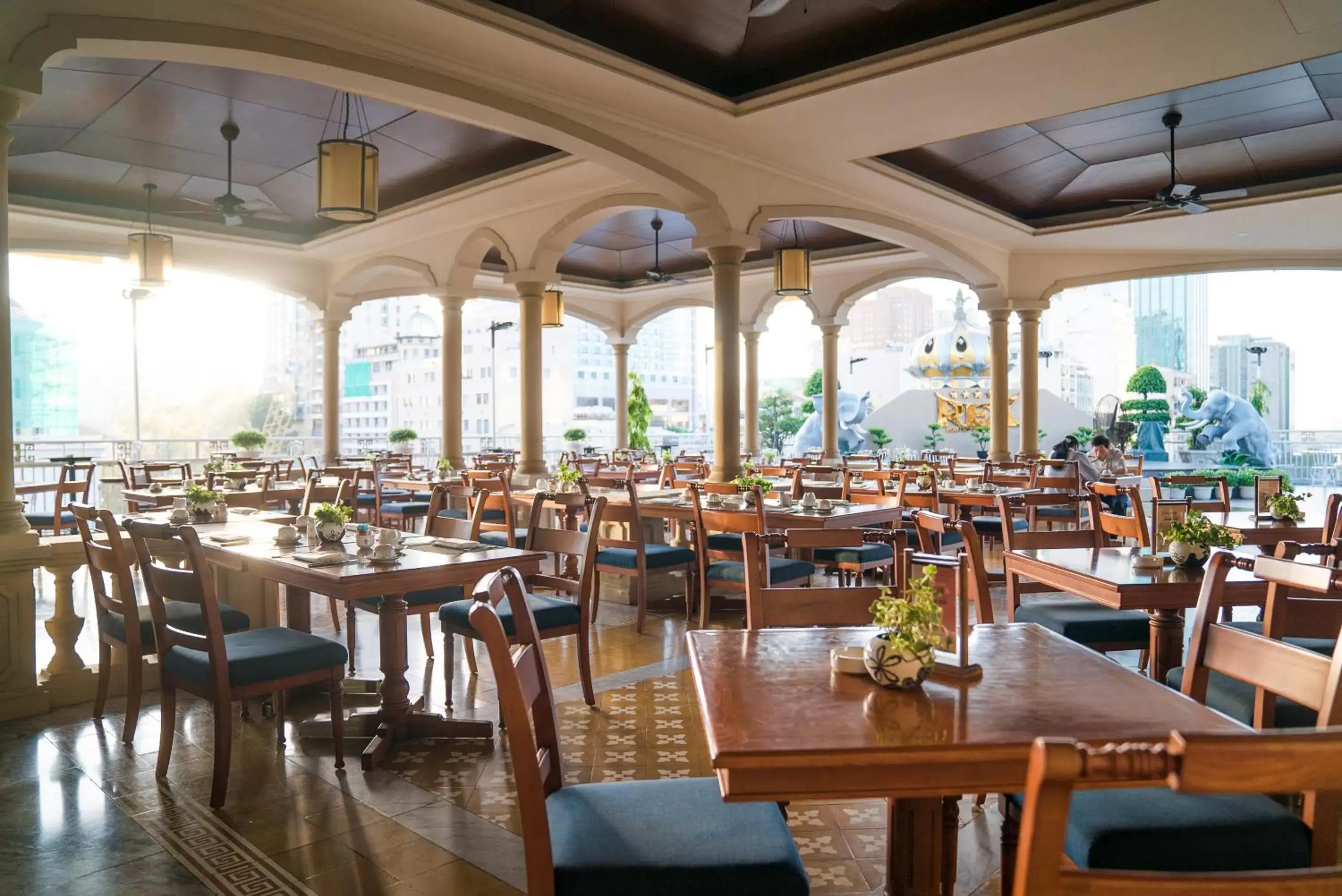 Restaurant/places to eat in Rex Hotel Restaurant/places to eat in Rex Hotel