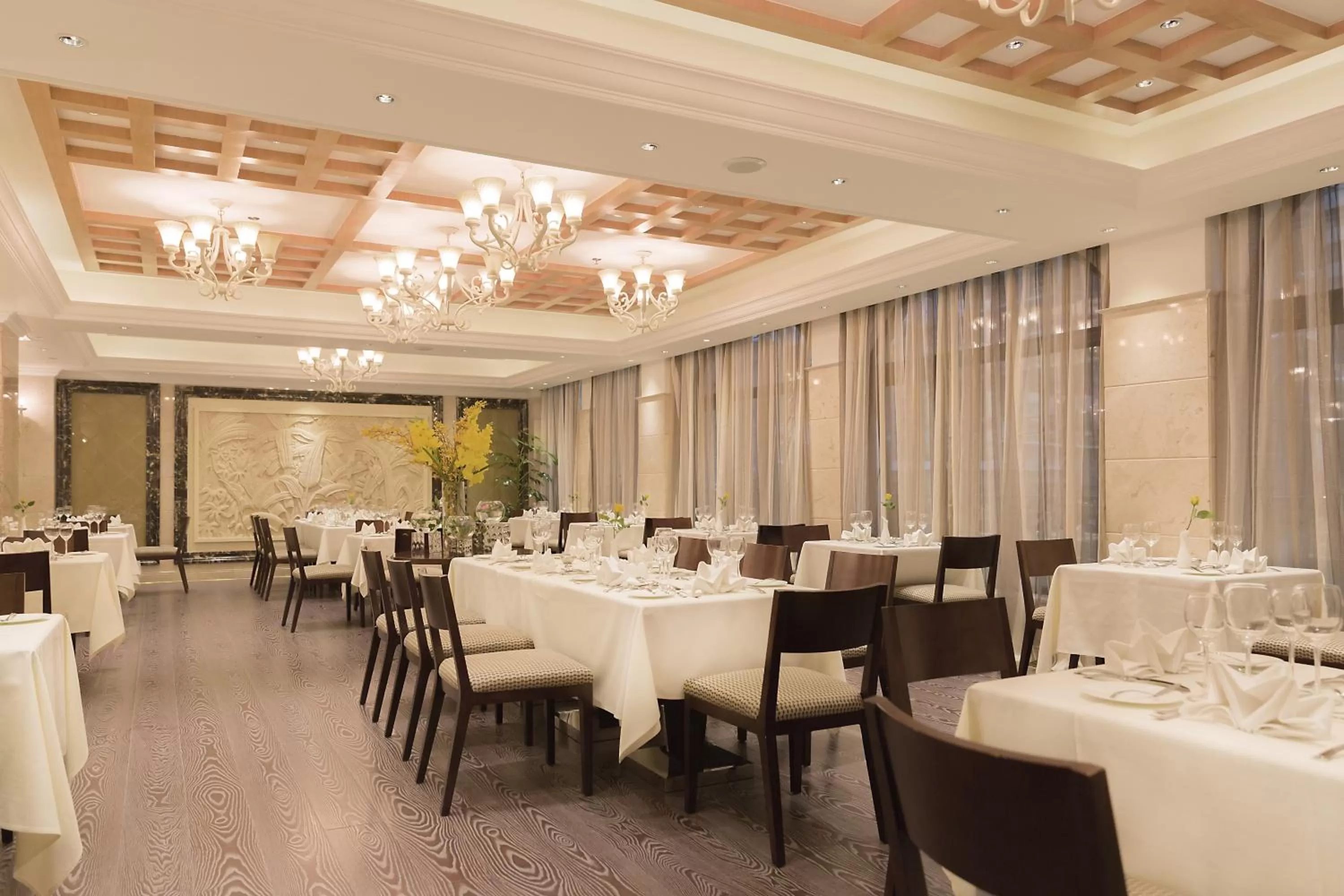 Restaurant/places to eat in Golden Tulip Addis Ababa