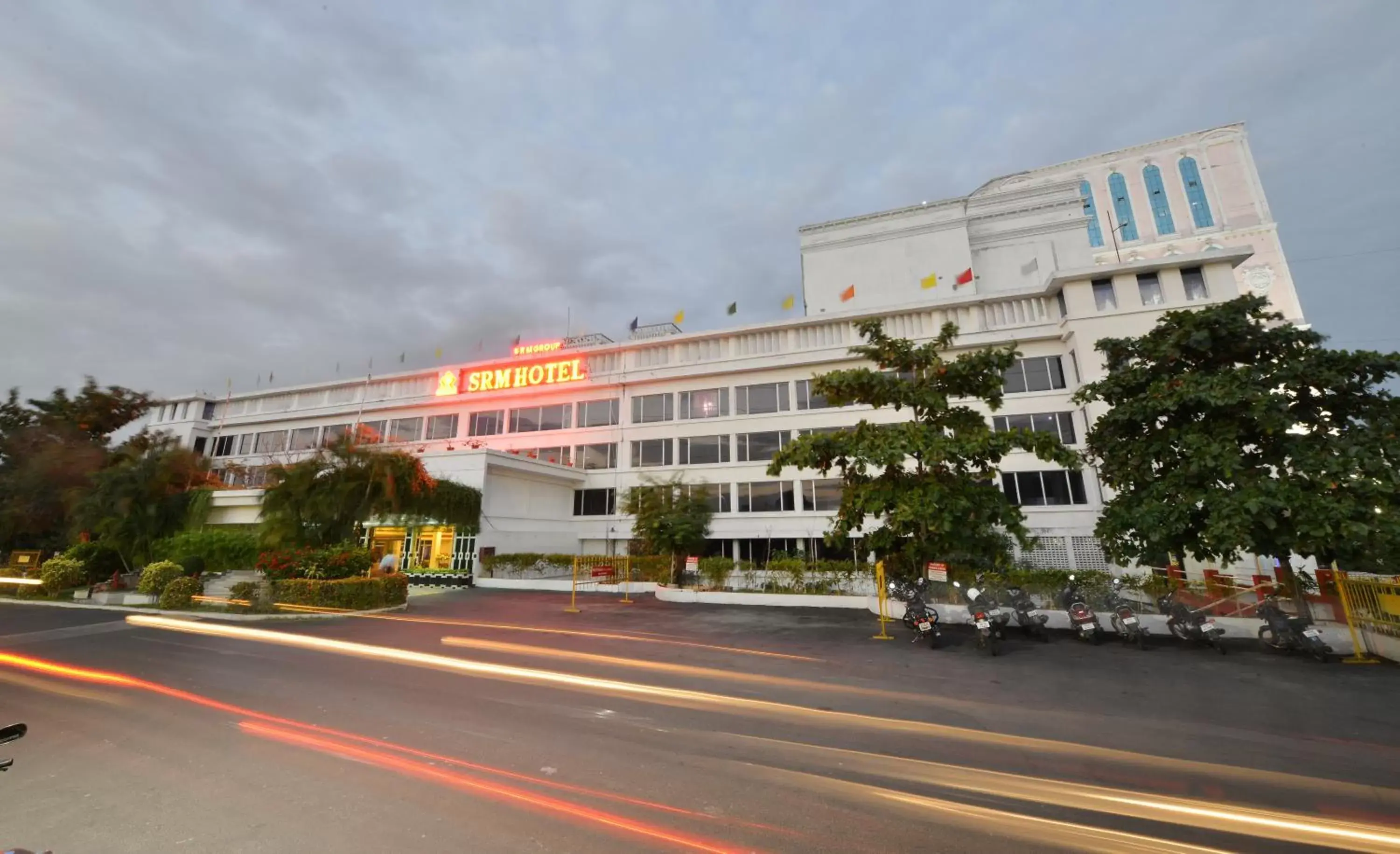 Property building in SRM Hotel Maraimalai Nagar Chennai Property building in SRM Hotel Maraimalai Nagar Chennai