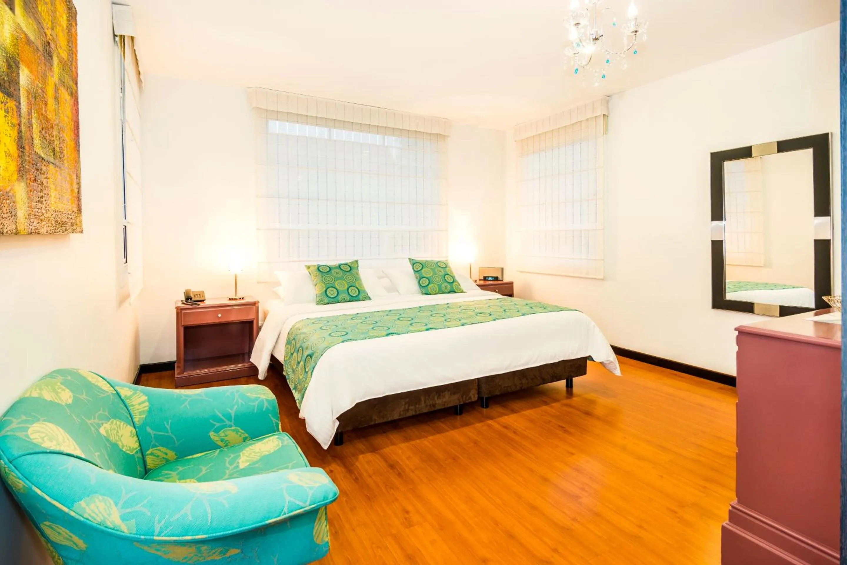 Photo of the whole room, Bed in Matisse Hotel