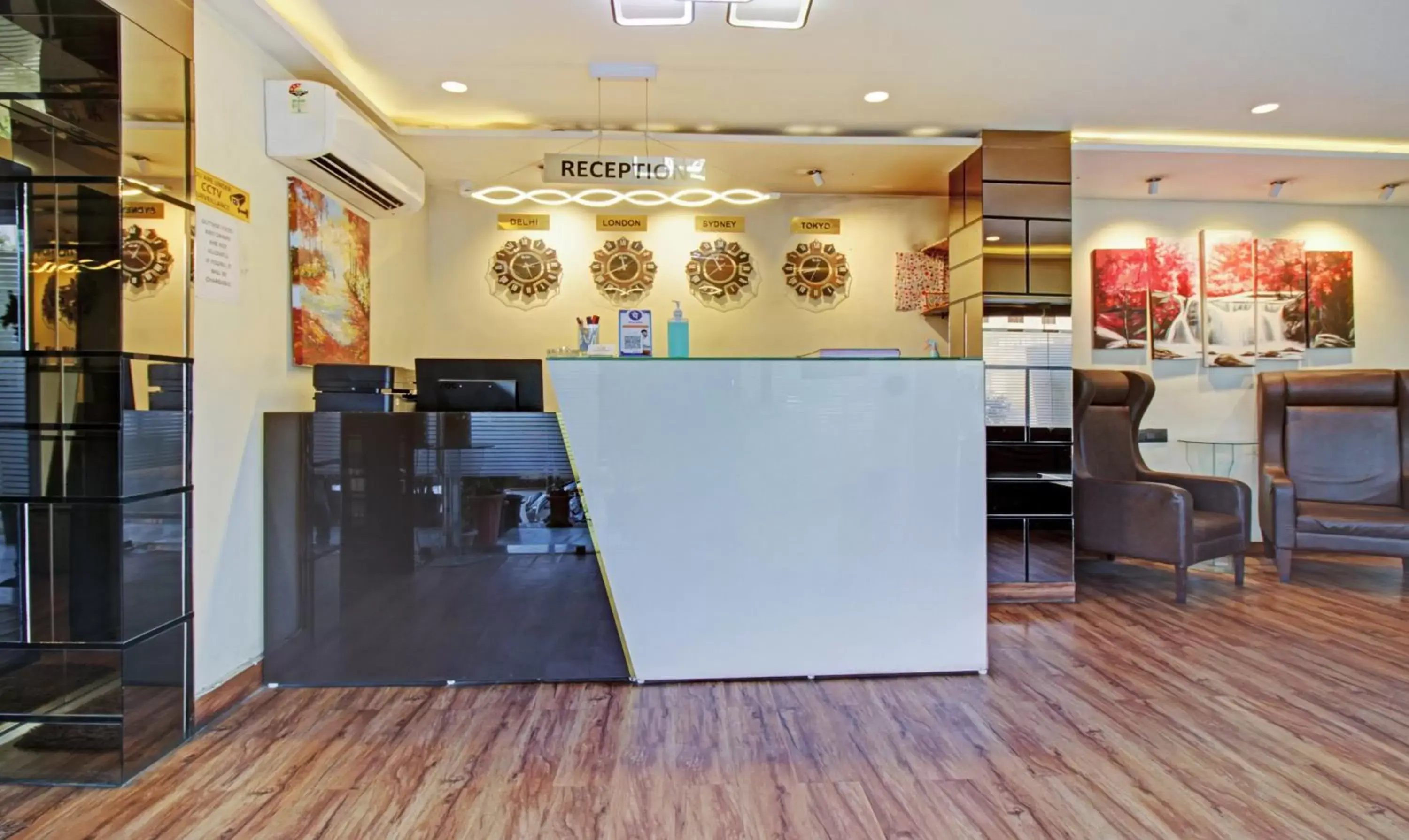 Lobby or reception in Treebo The Boss Lobby or reception in Treebo The Boss