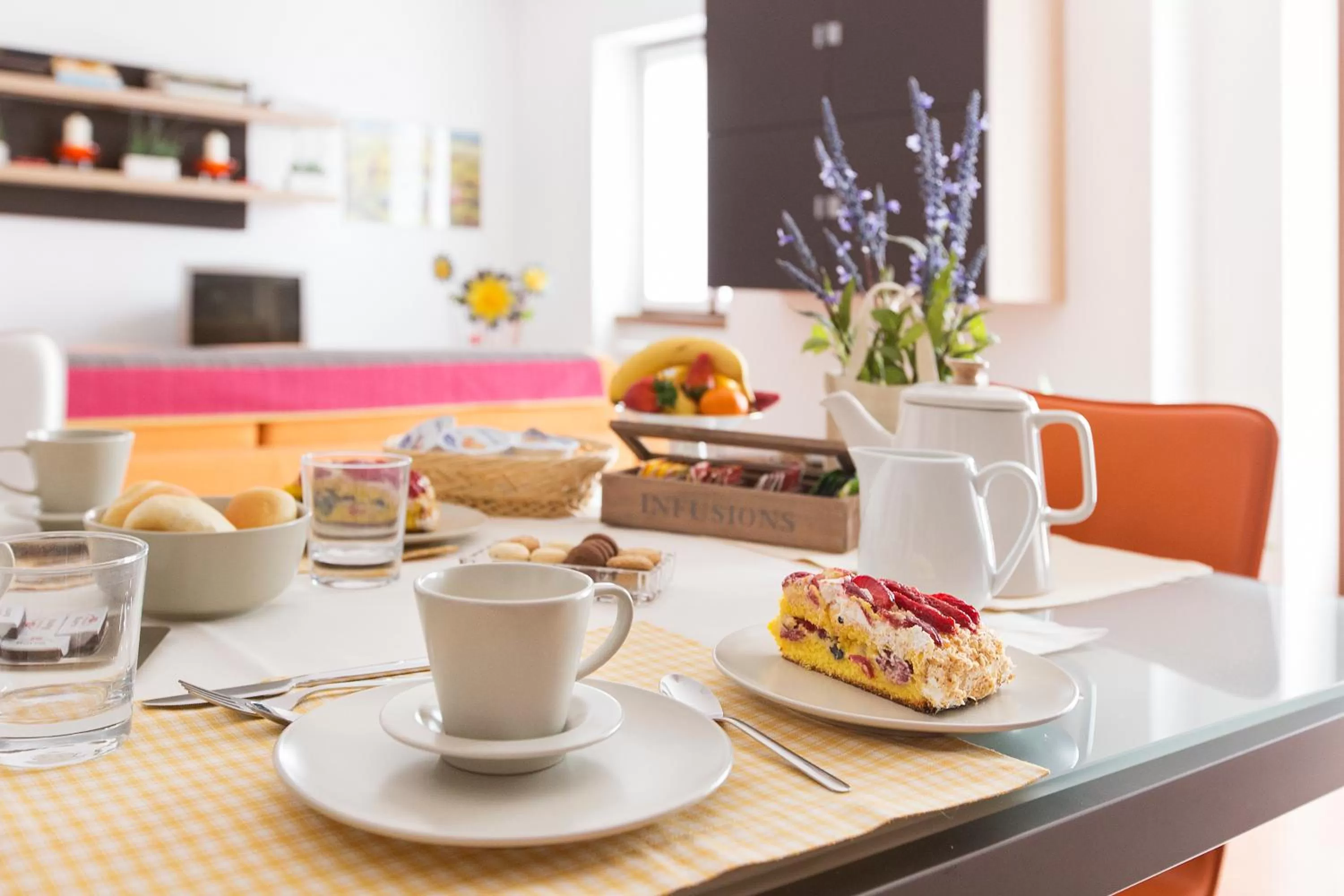 Continental breakfast in B&B La Corte