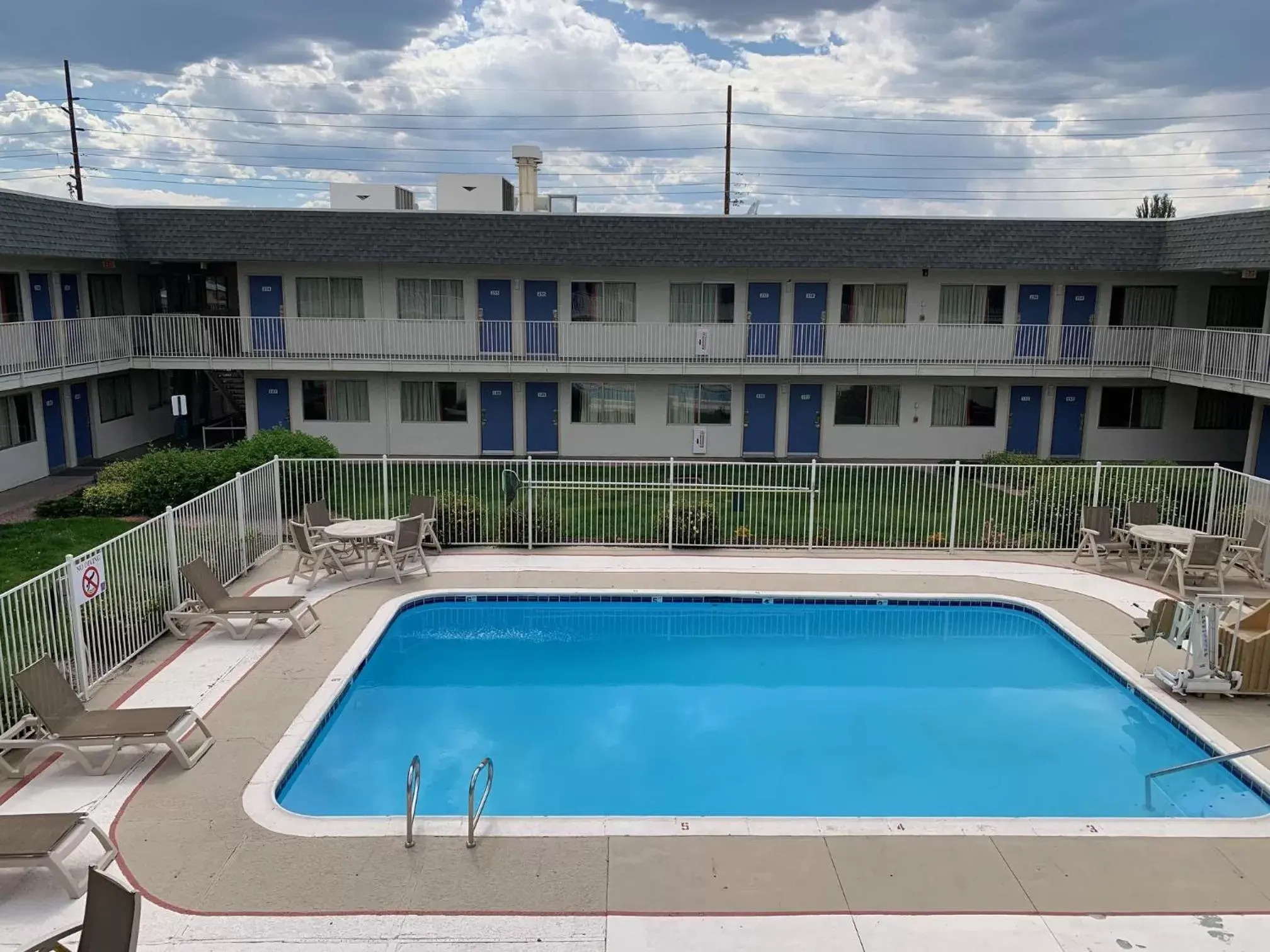 Swimming pool, Pool View in Motel 6-Flagstaff, AZ - Butler