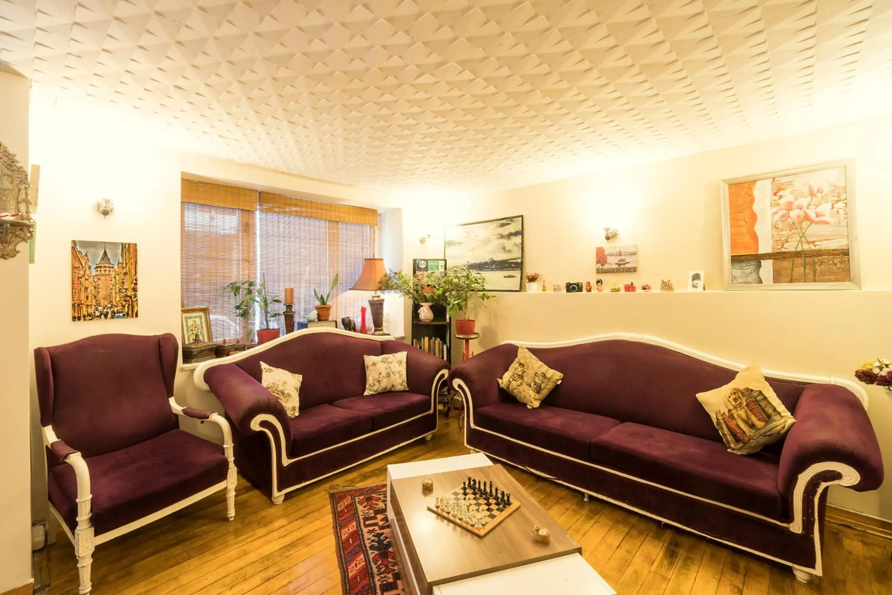 Communal lounge/ TV room, Seating Area in Levanten Hostel