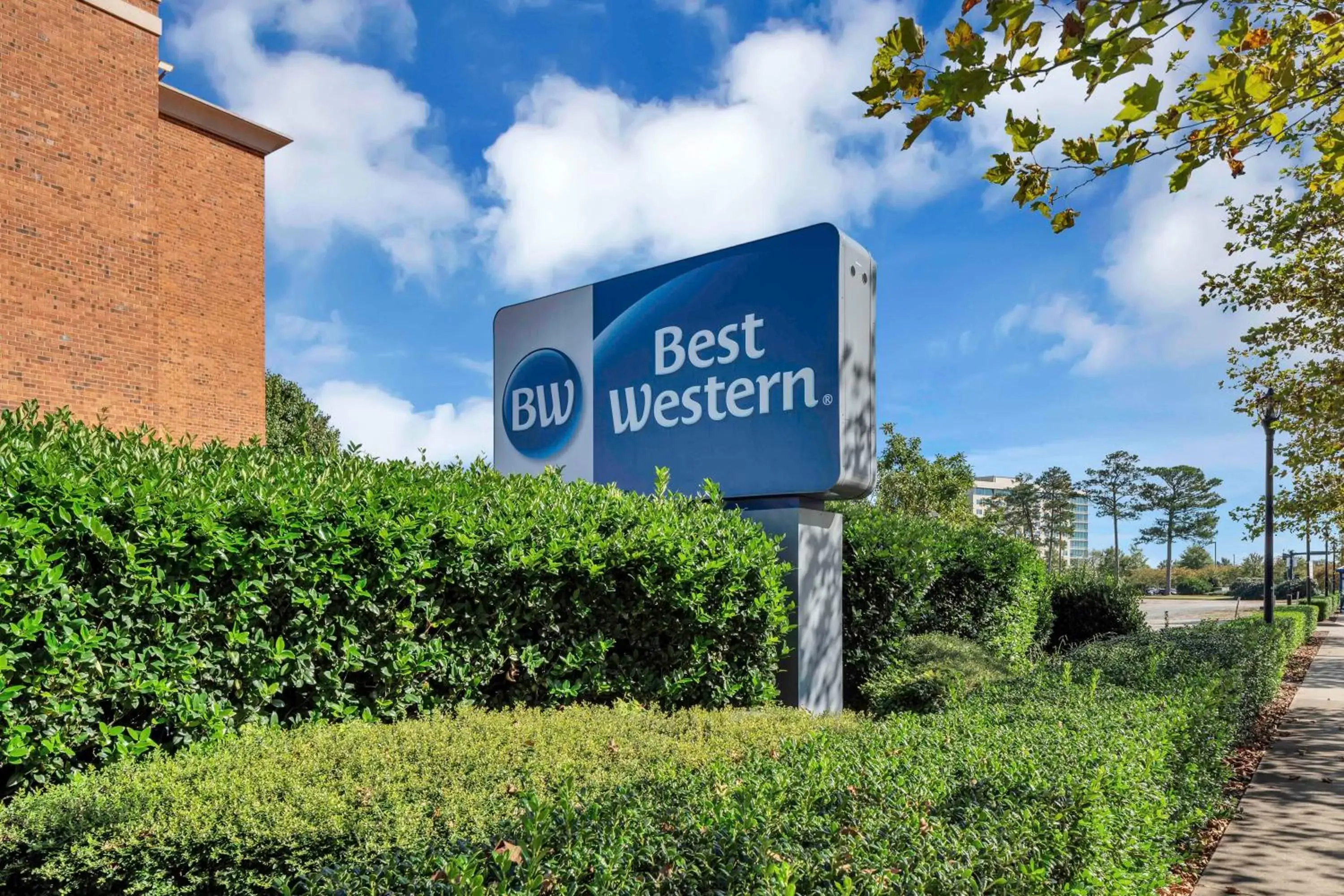 Property building in Best Western Hampton Coliseum Inn