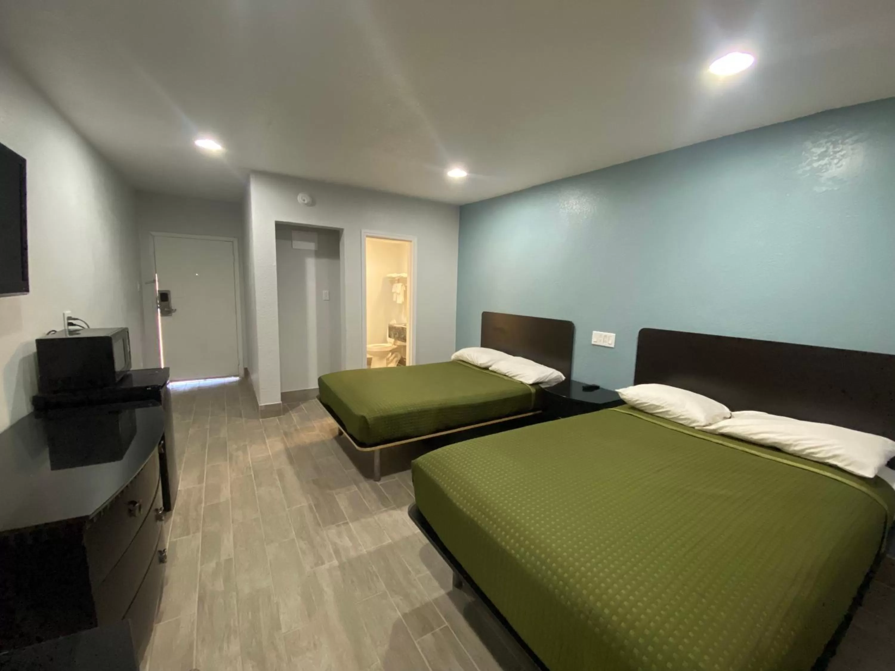 Bed in Executive Inn