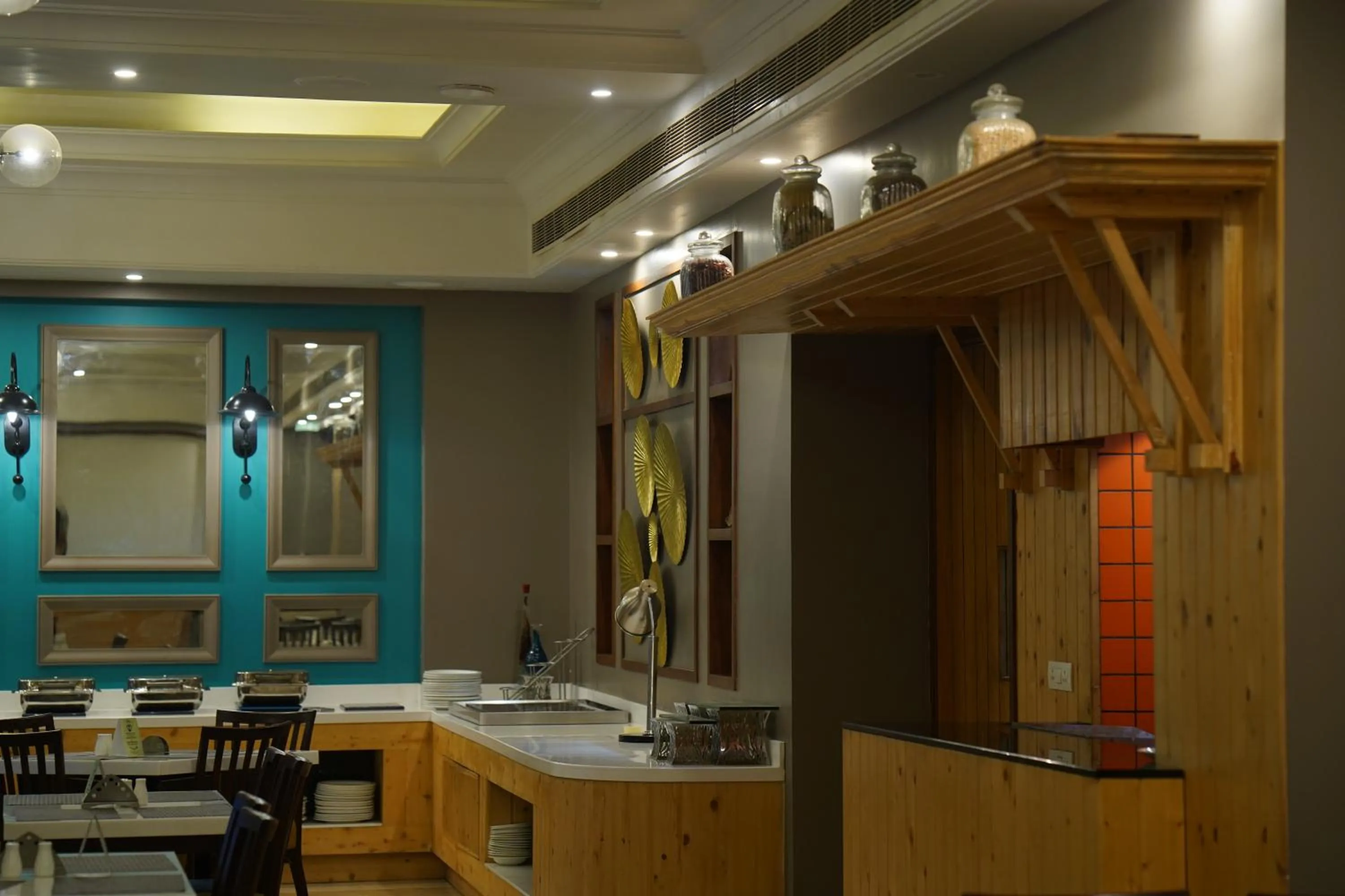 Restaurant/places to eat in Park Plaza Jodhpur