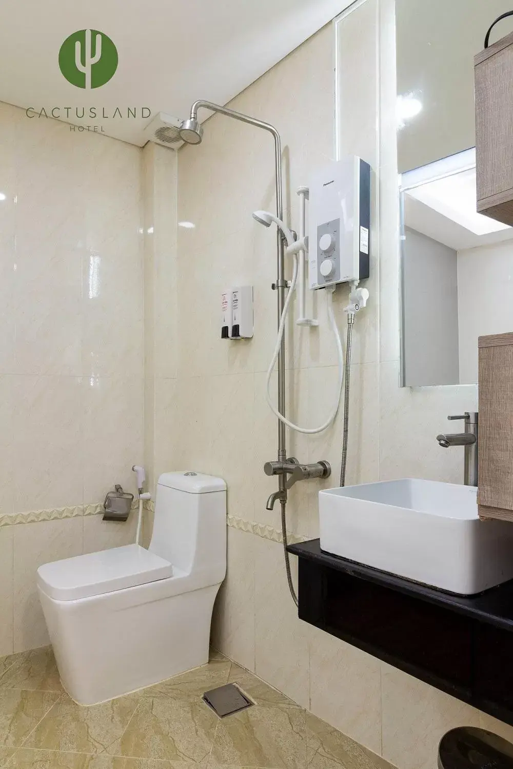 Shower, Bathroom in Cactusland Boutique Hotel