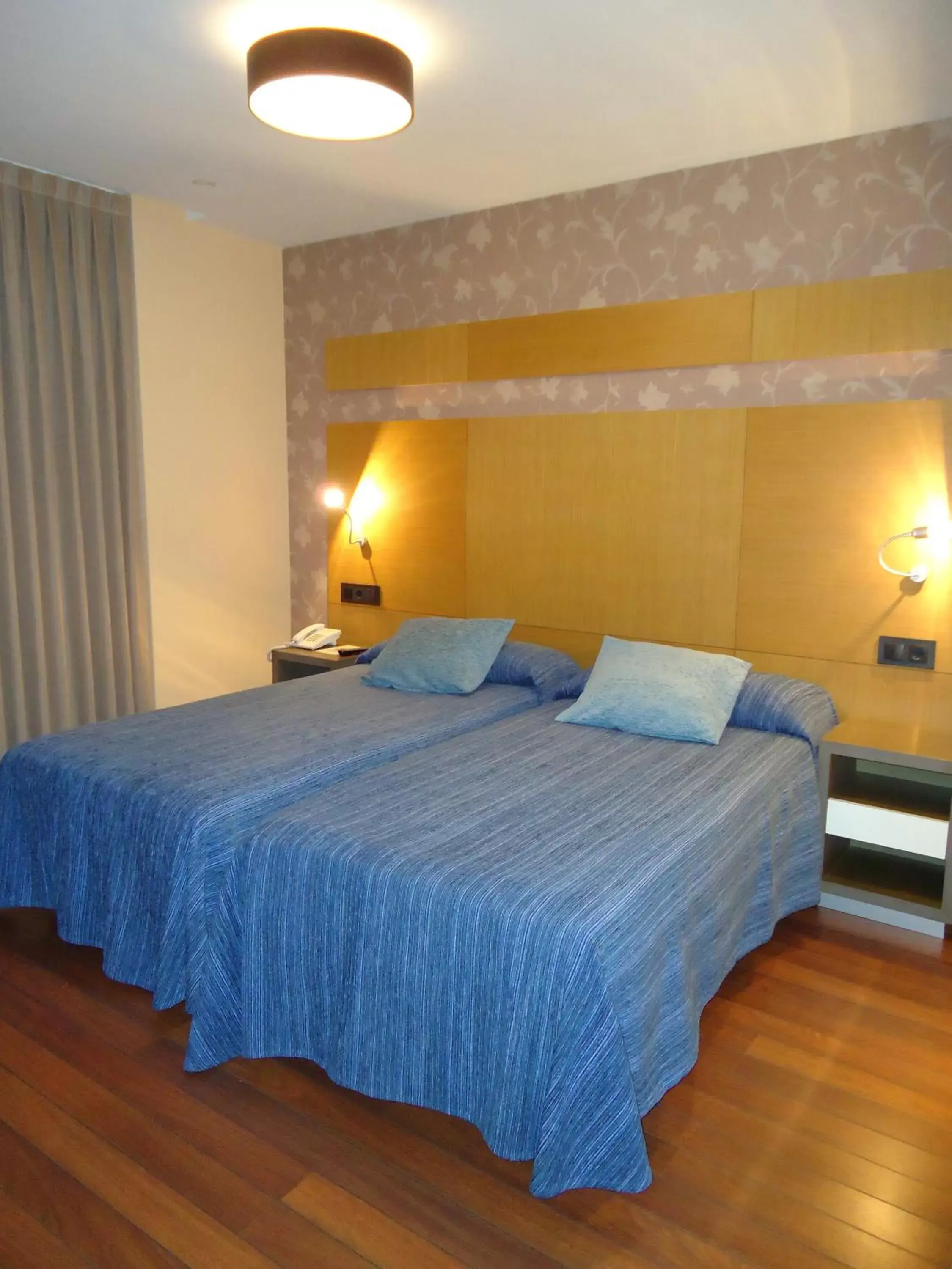 Twin Room in Isla Nova Hotel