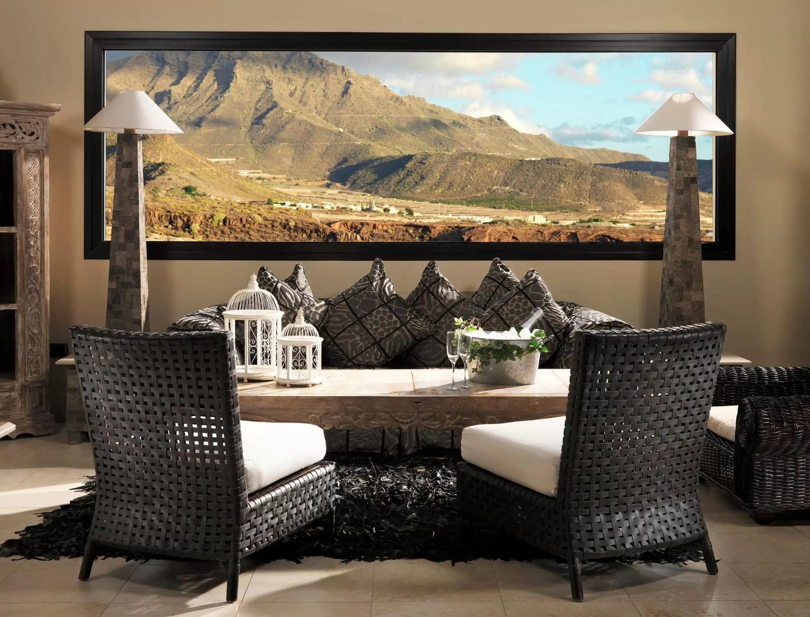 Living room in Royal Garden Villas, Luxury Hotel