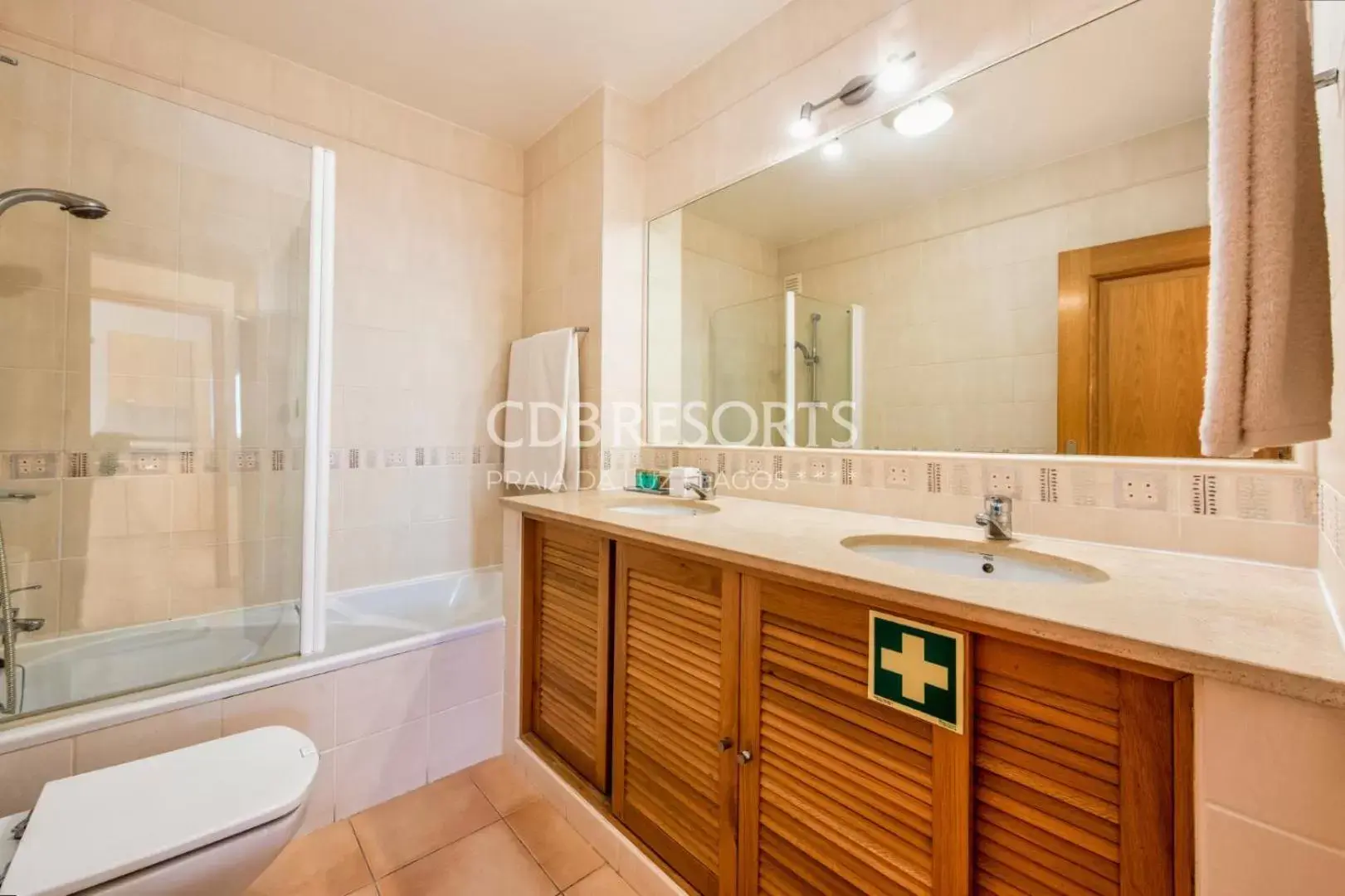 Bathroom in Estrela da Luz Resort
