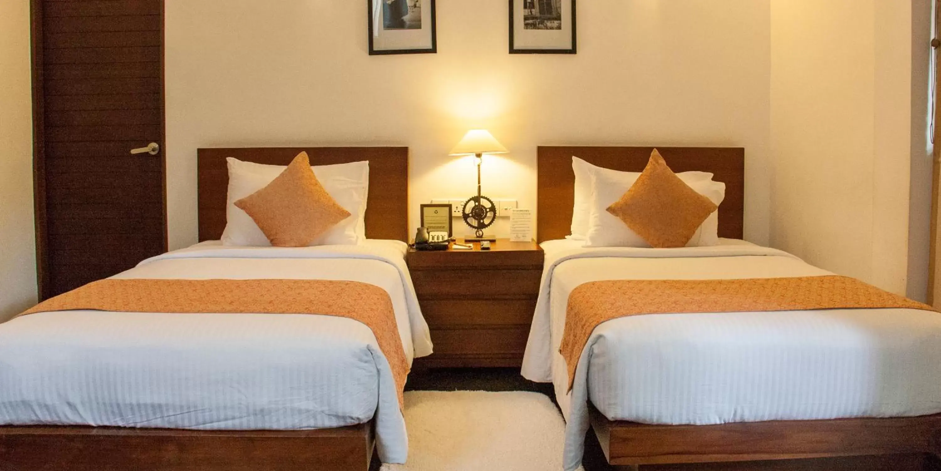 Bed in Colombo Court Hotel & Spa