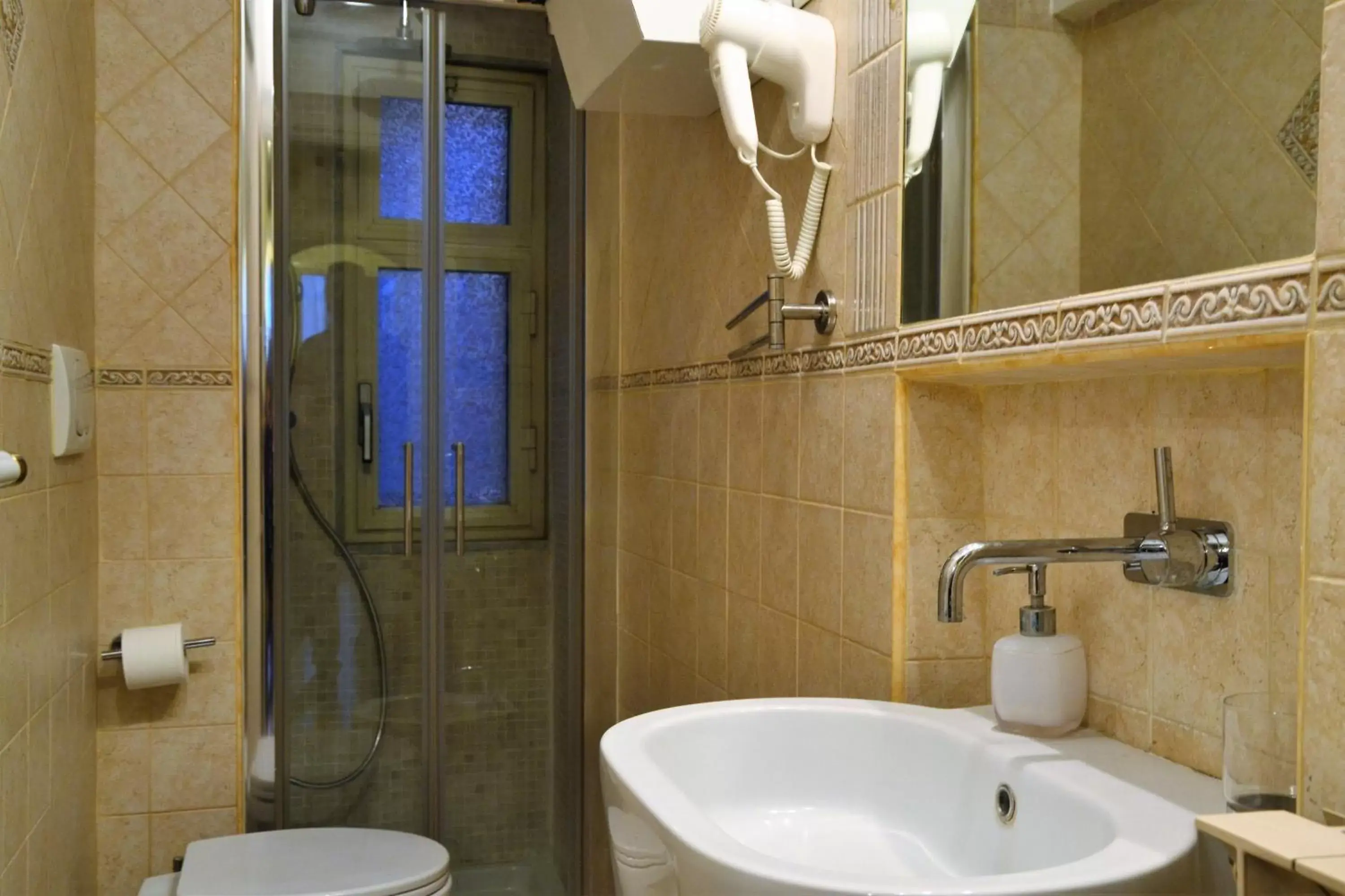 Shower, Bathroom in B&B Domus Piazza del Popolo