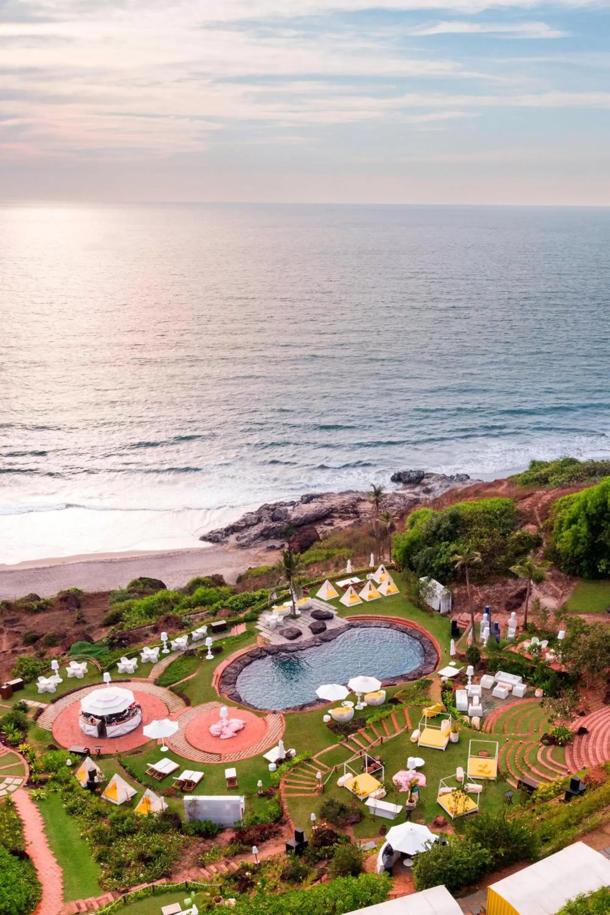 Swimming pool, Bird's-eye View in W Goa