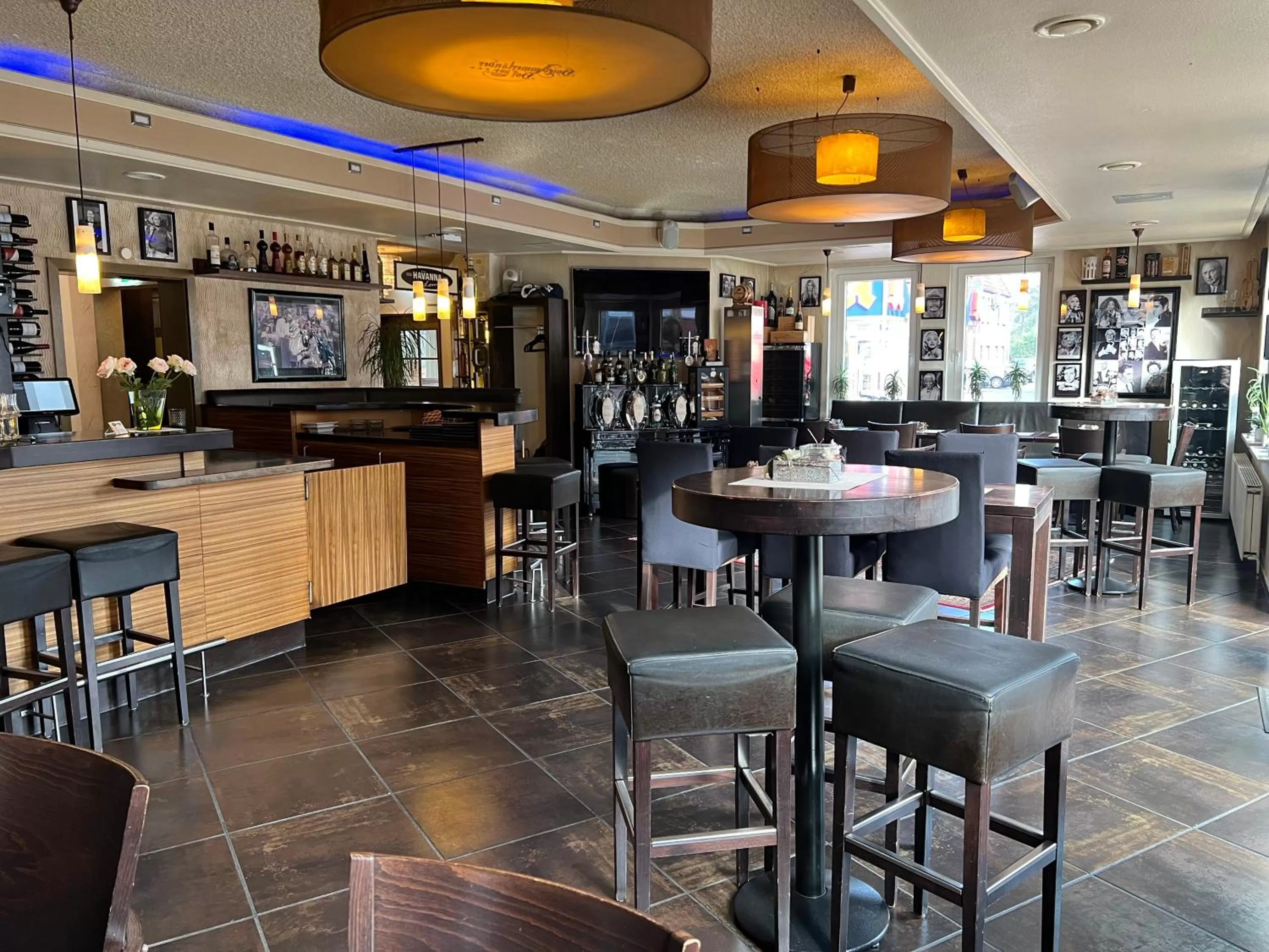 Lounge or bar in Hotel Ammerländer Hof