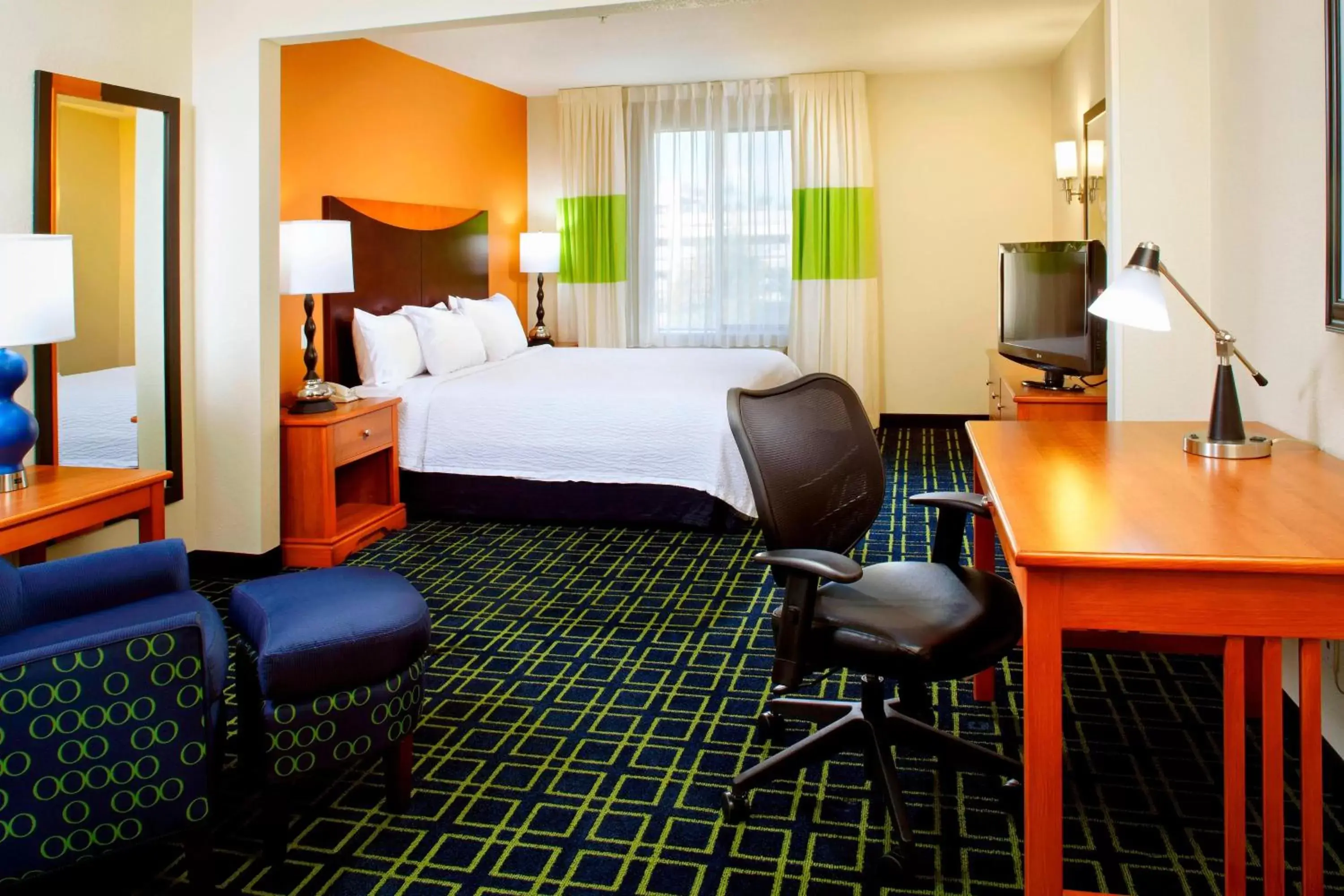 Photo of the whole room in Fairfield Inn & Suites Phoenix Midtown