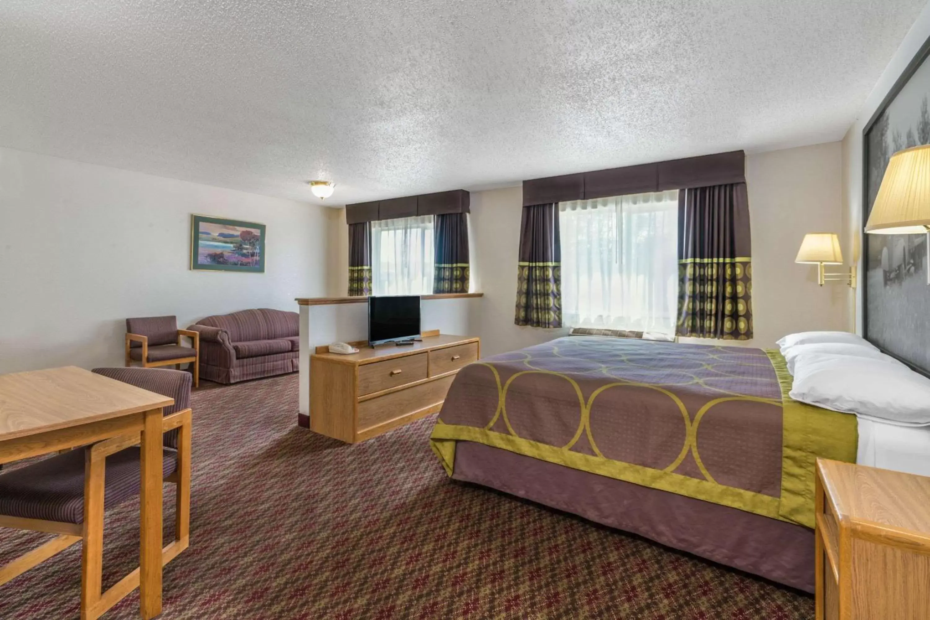 Photo of the whole room in Super 8 by Wyndham Fountain