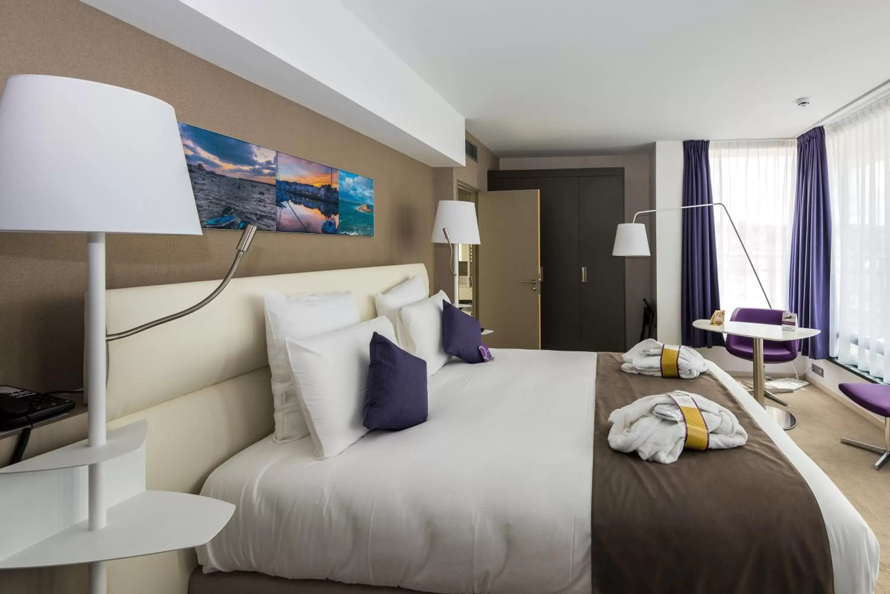 Bedroom, Bed in Mercure Cherbourg Centre Port