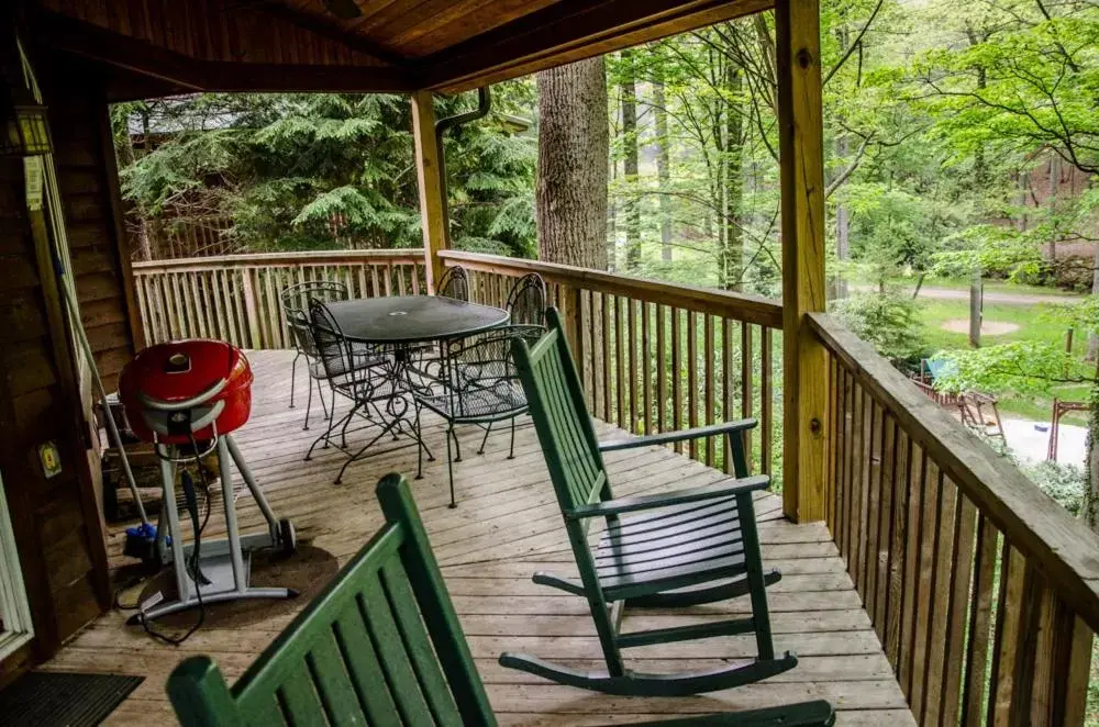 Balcony/Terrace in Asheville Cabins of Willow Winds