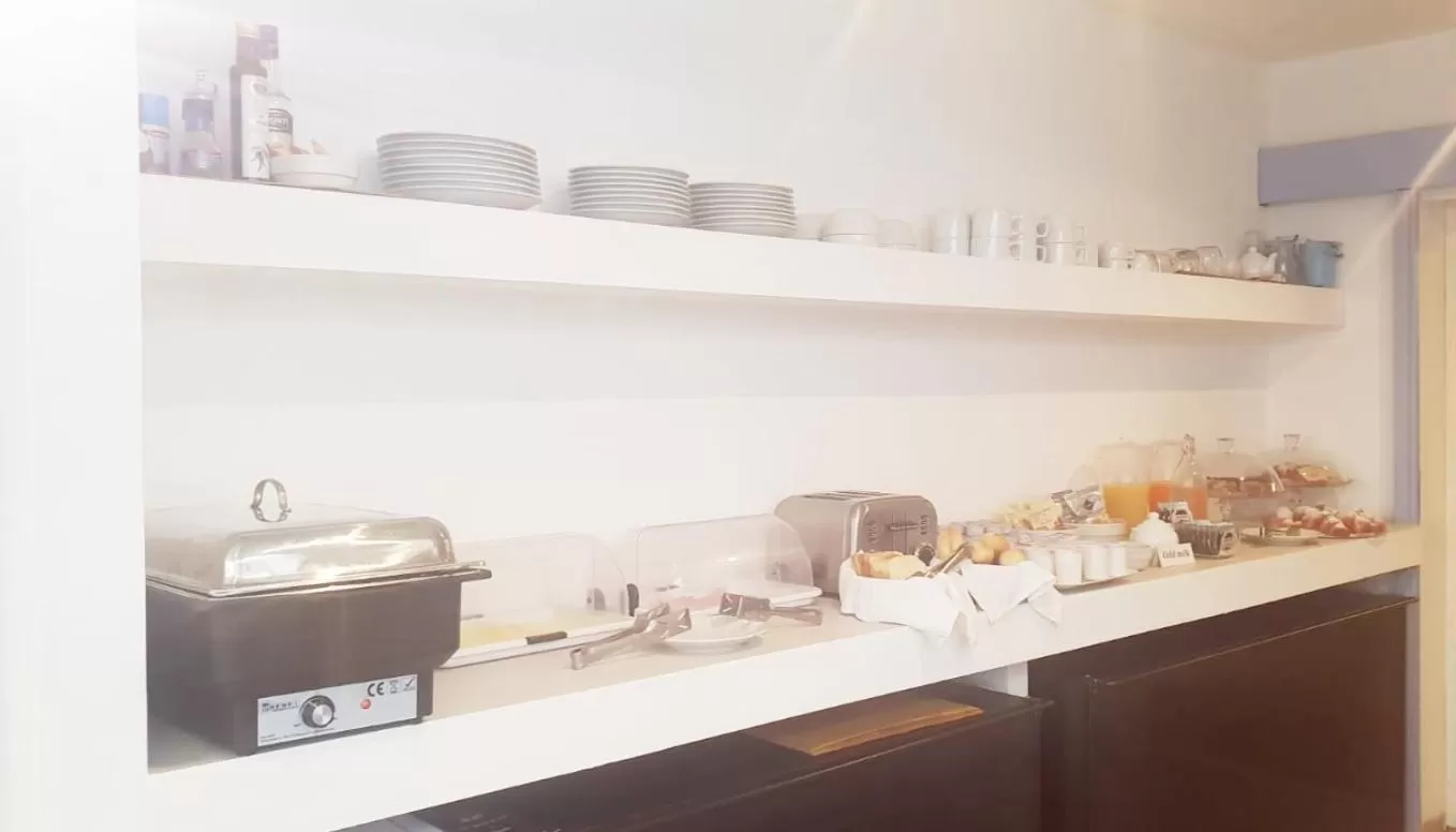 Buffet breakfast in Hotel Intorno Al Fico