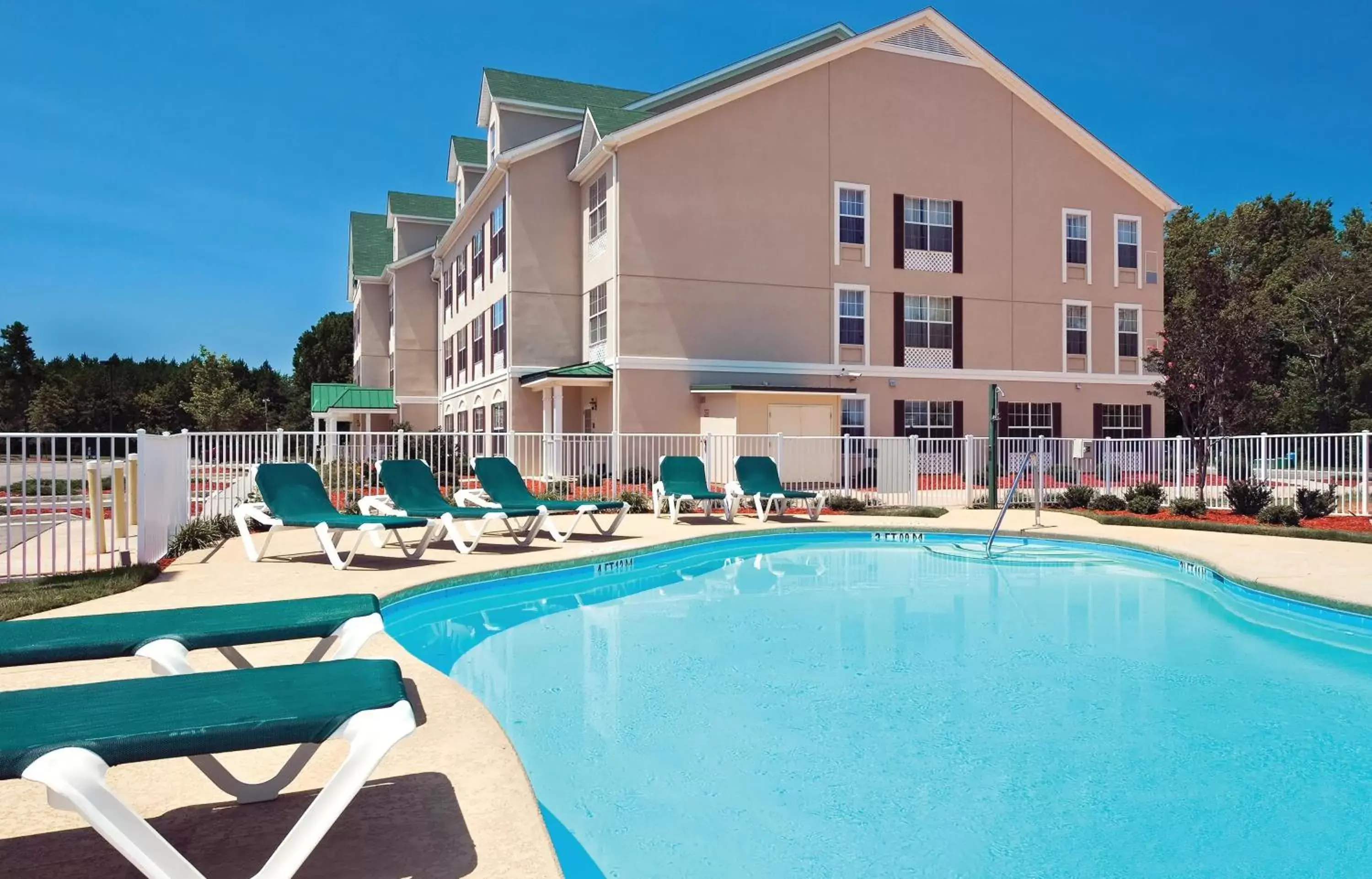 Swimming pool, Property Building in Country Inn & Suites by Radisson, Aiken, SC