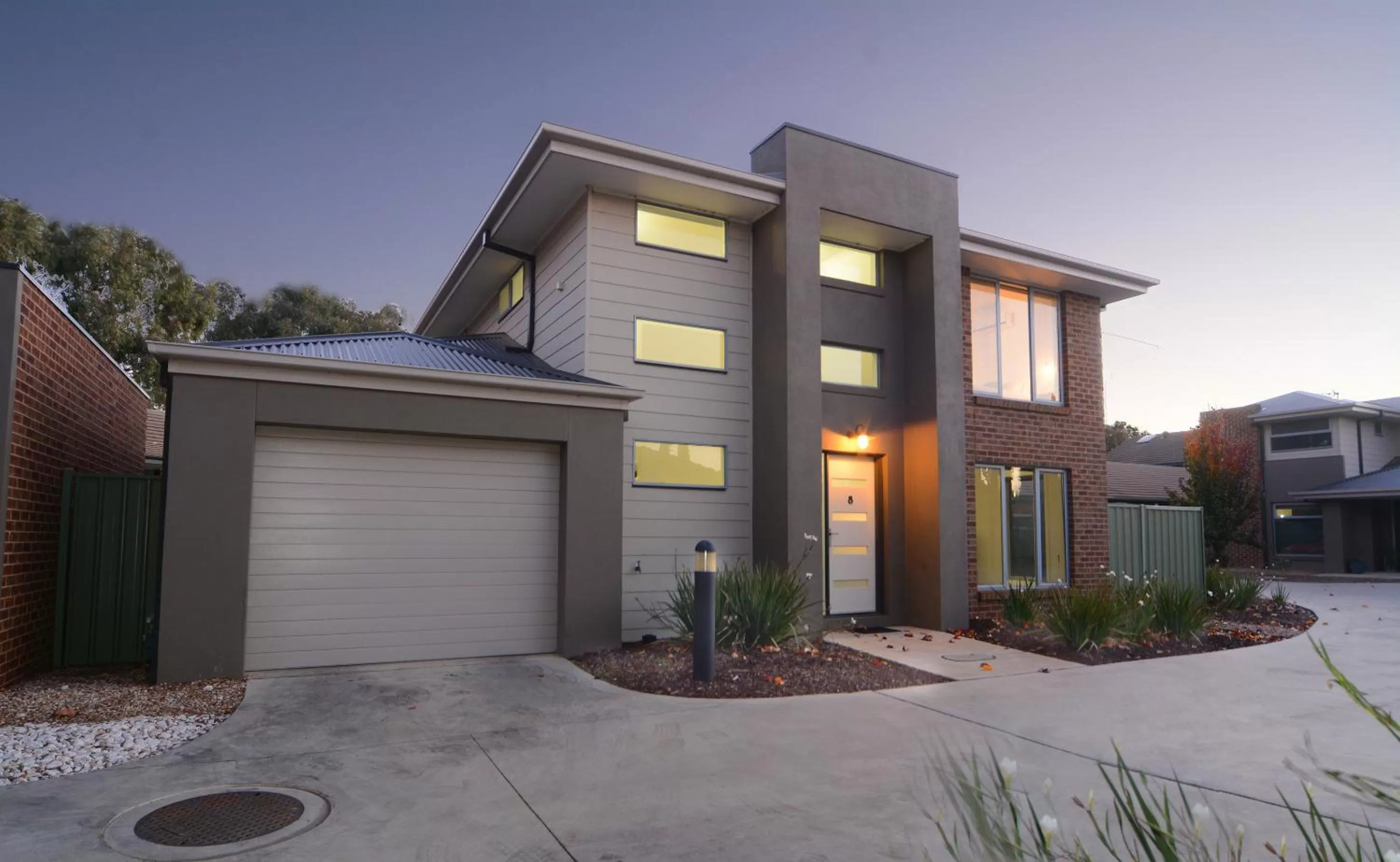 Three-Bedroom Townhouse in Barclay On View