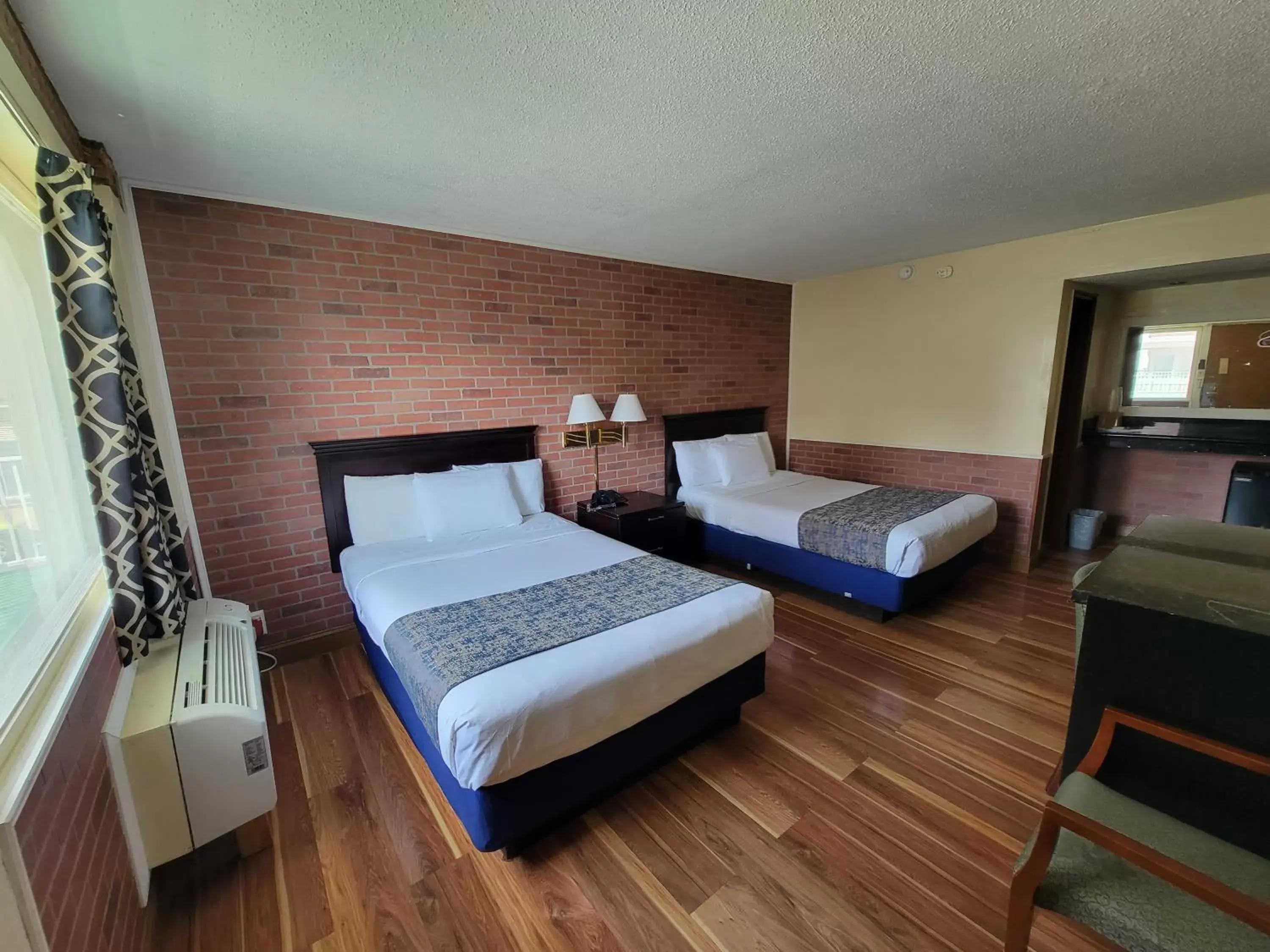 Photo of the whole room, Bed in Eldorado Atlantic City Beach Block Photo of the whole room, Bed in Eldorado Atlantic City Beach Block