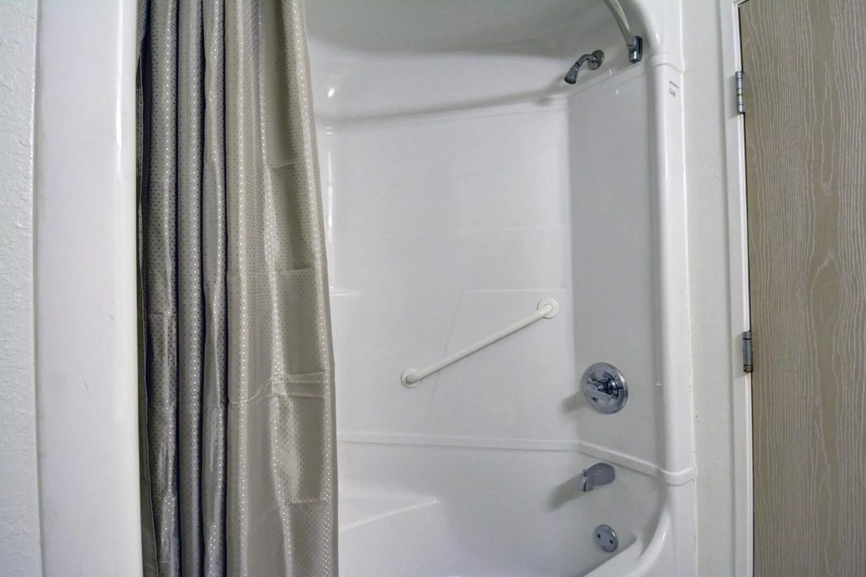 Shower, Bathroom in Motel 6-Denison, TX