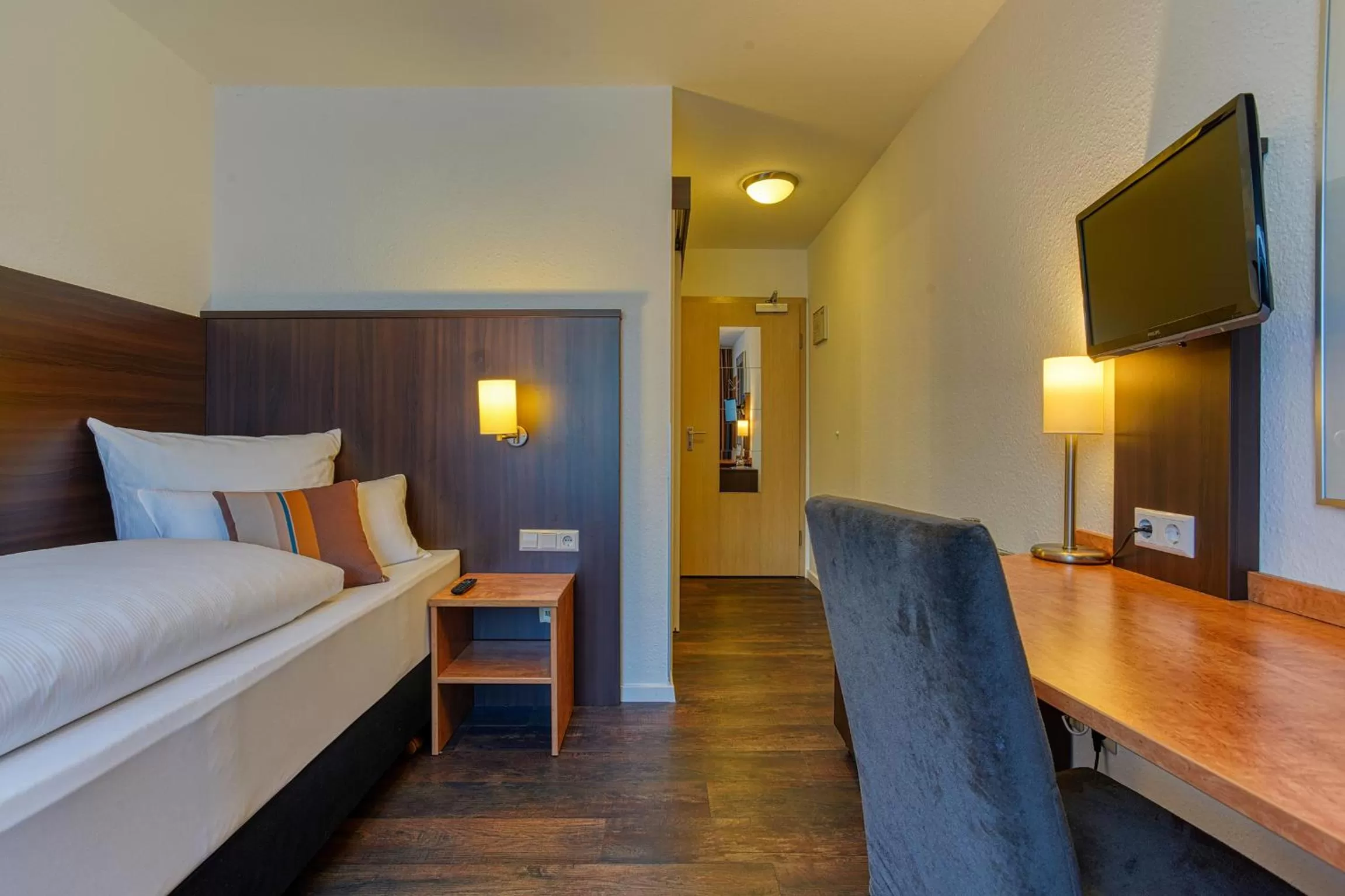 Photo of the whole room, Bed in Centro Hotel U-NO 1