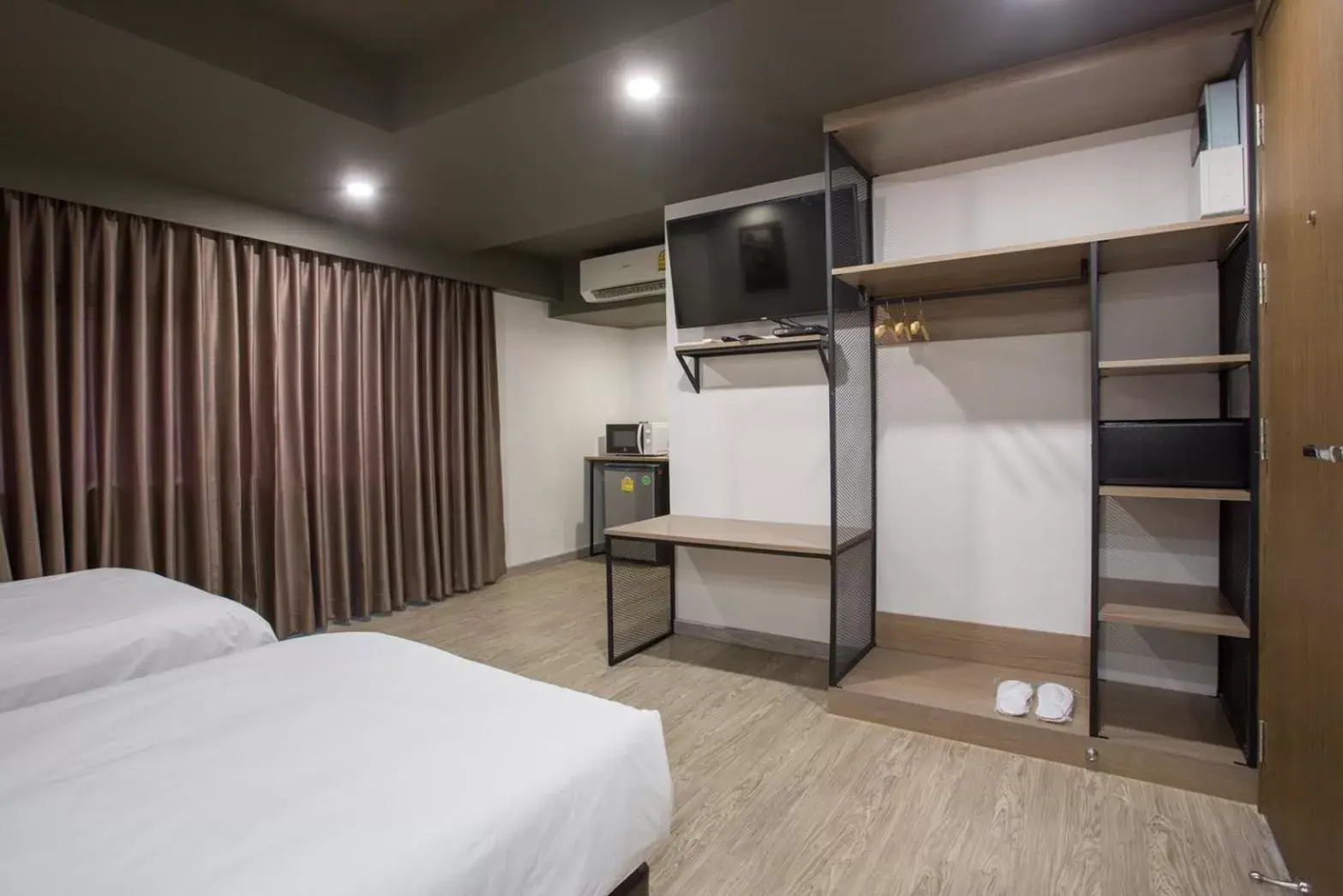 Photo of the whole room, Bed in Toptel Thaphra - ท็อปเทล ท่าพระ Photo of the whole room, Bed in Toptel Thaphra - ท็อปเทล ท่าพระ