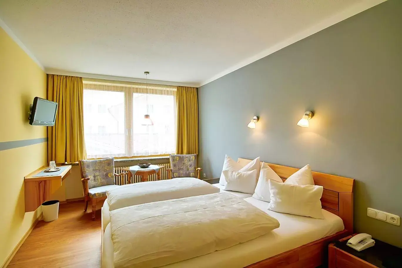 Double Room without Balcony in Hotel Jakob Double Room without Balcony in Hotel Jakob