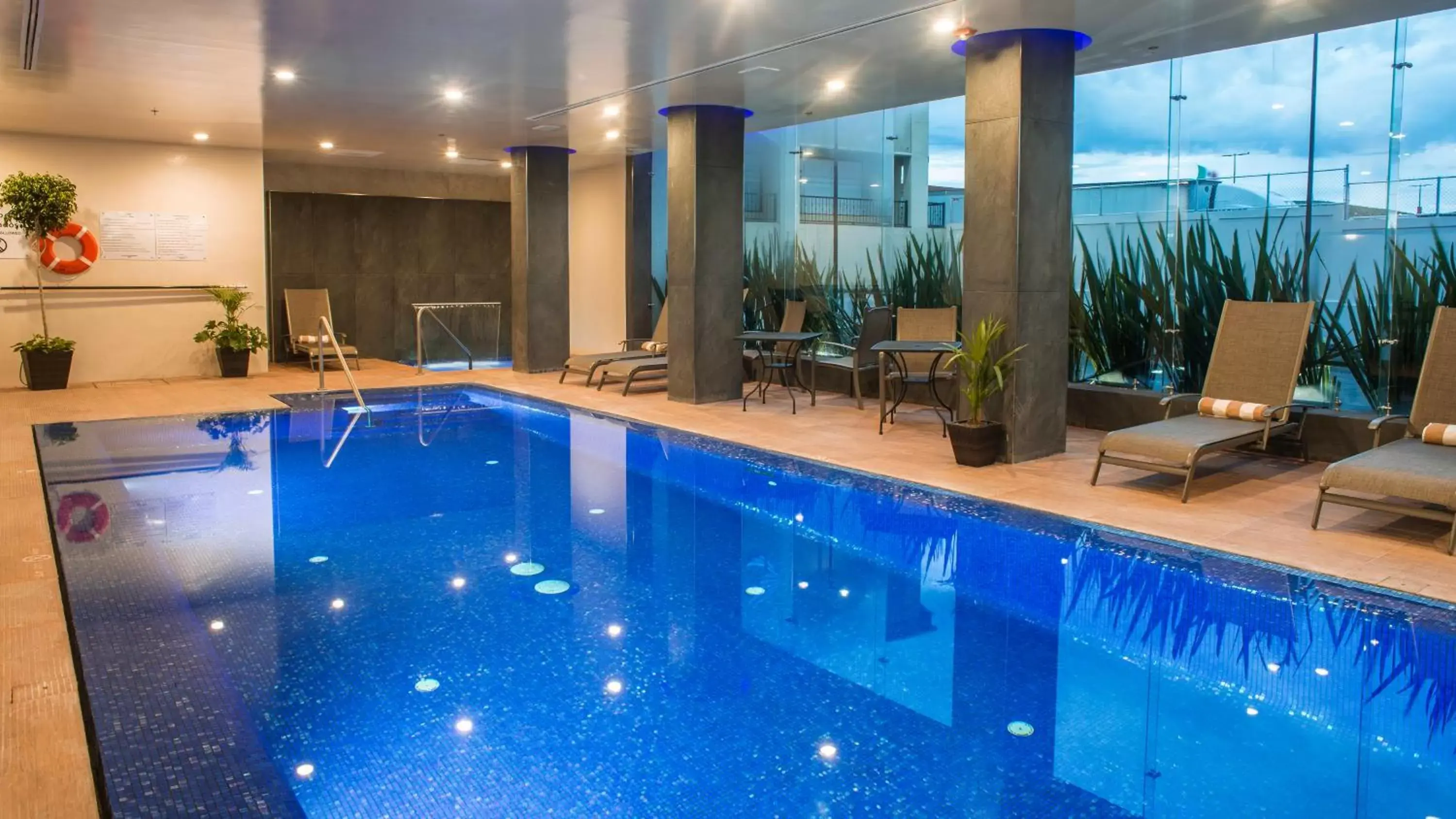 Swimming Pool in Holiday Inn Express & Suites Chihuahua Juventud, an IHG Hotel