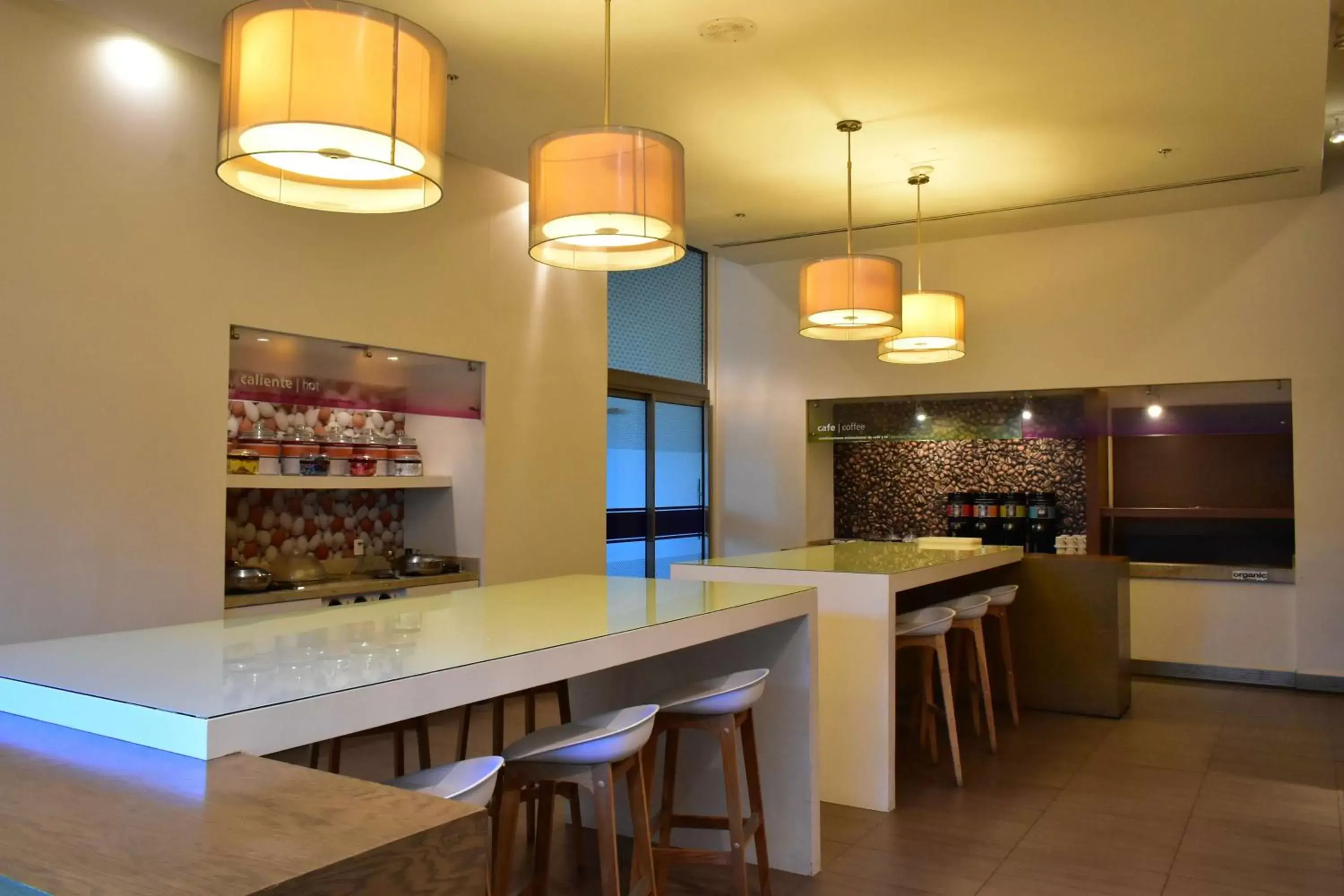 Breakfast, Lounge/Bar in Hampton Inn by Hilton Ciudad del Carmen