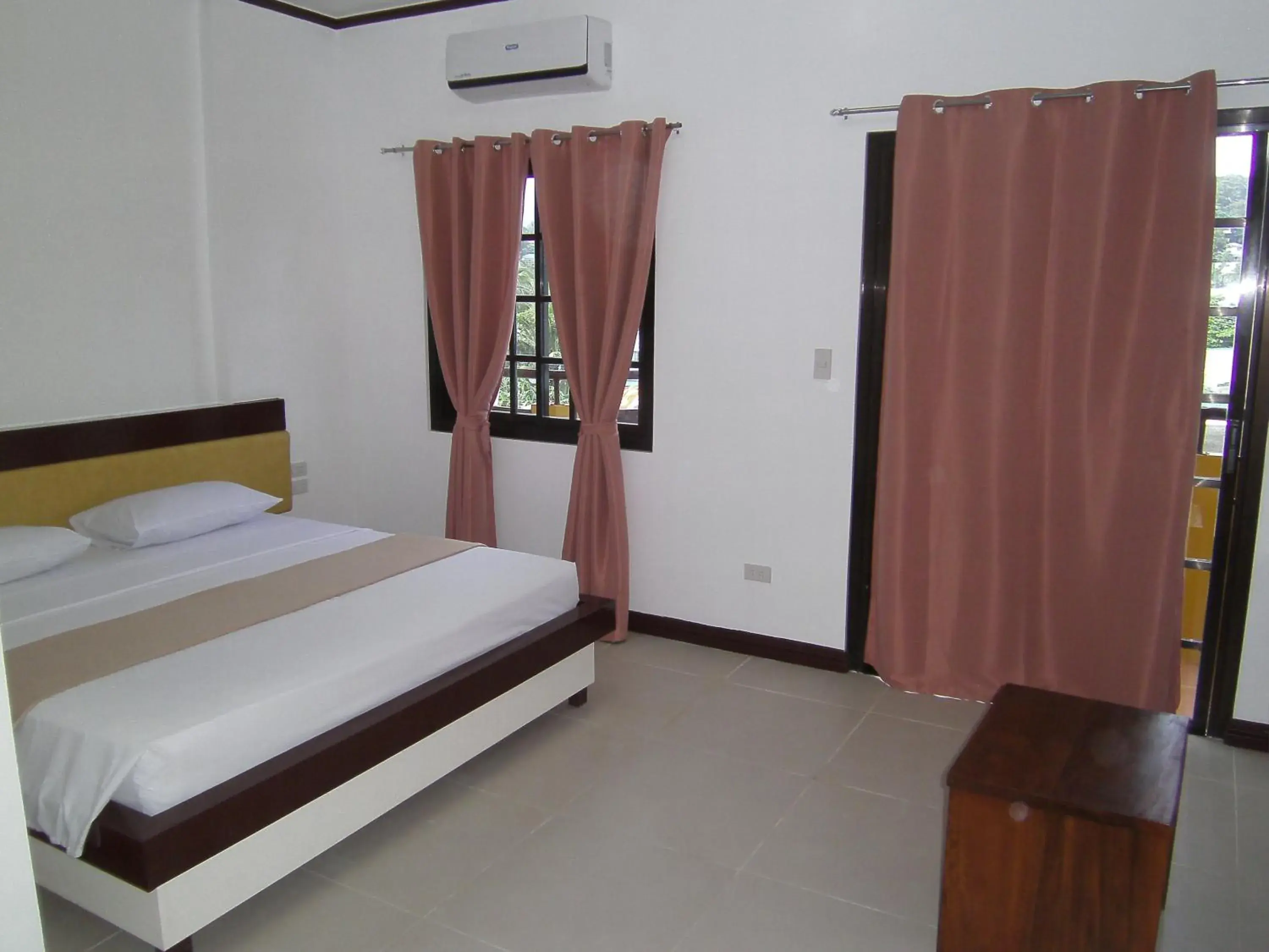 Photo of the whole room, Bed in Seashore Beach Resort