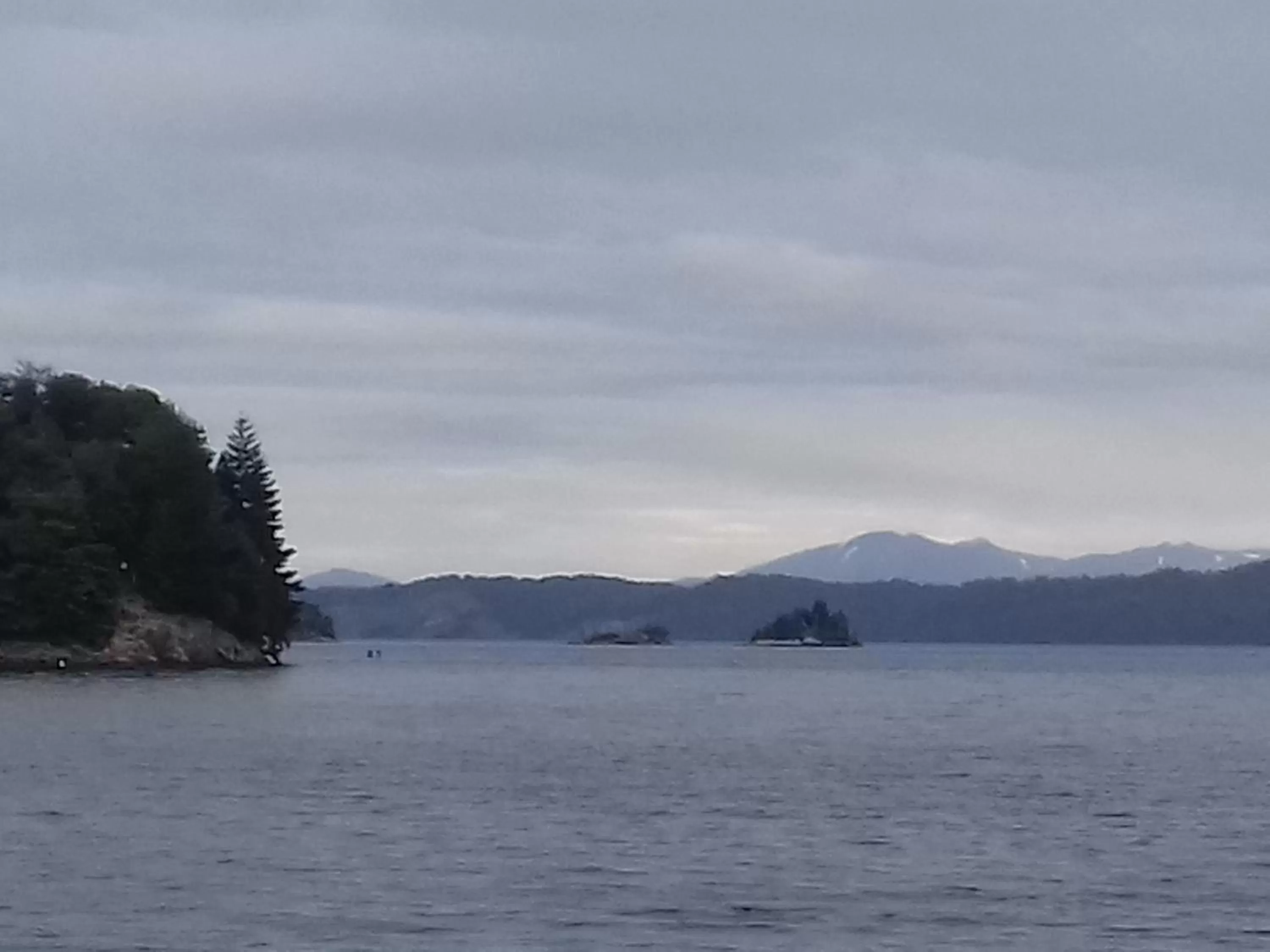 Lake view in Hosteria Lekun Lekun