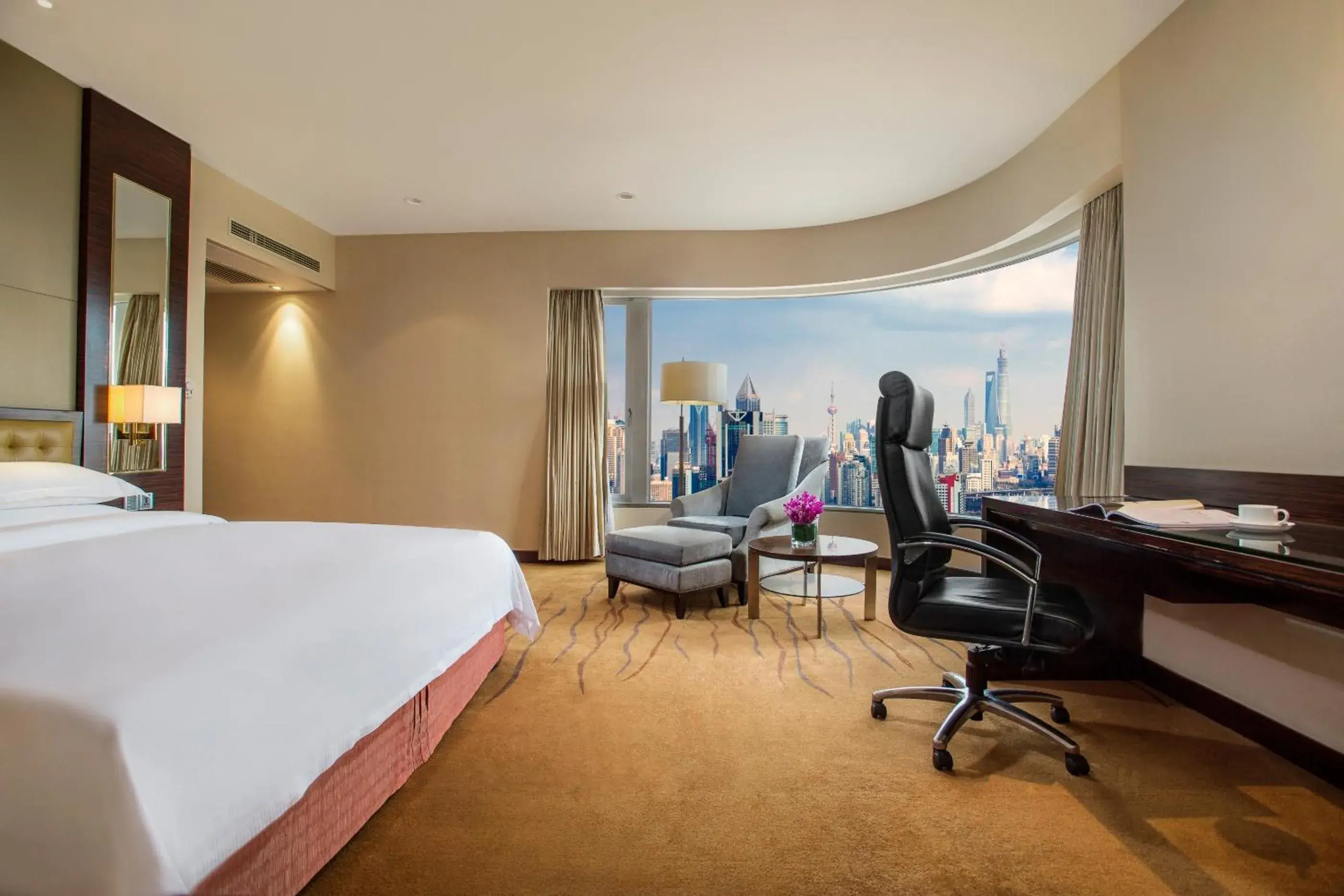 View (from property/room), Bed in The Kunlun Jing An View (from property/room), Bed in The Kunlun Jing An