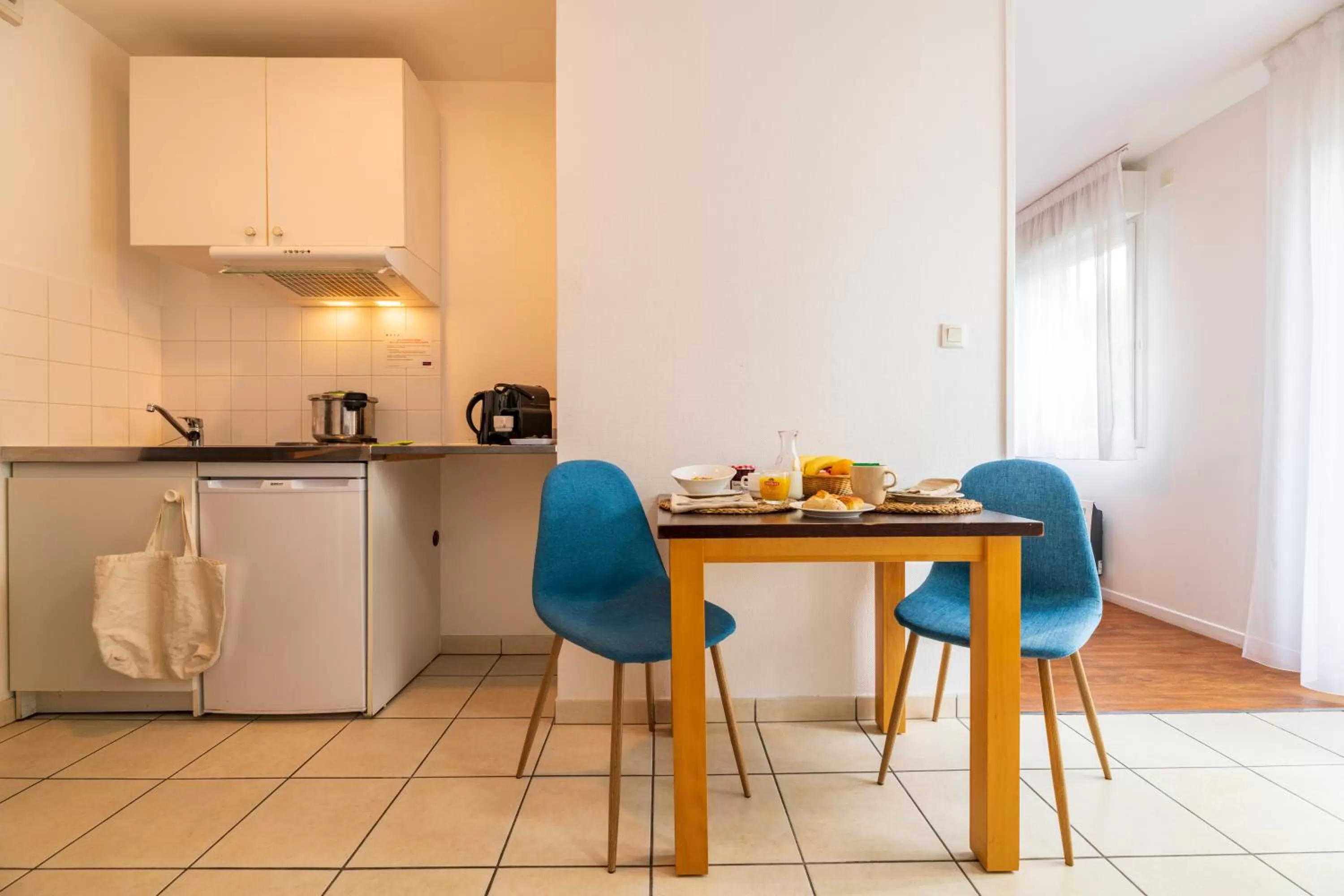 Kitchen or kitchenette in Cerise Nantes Atlantis