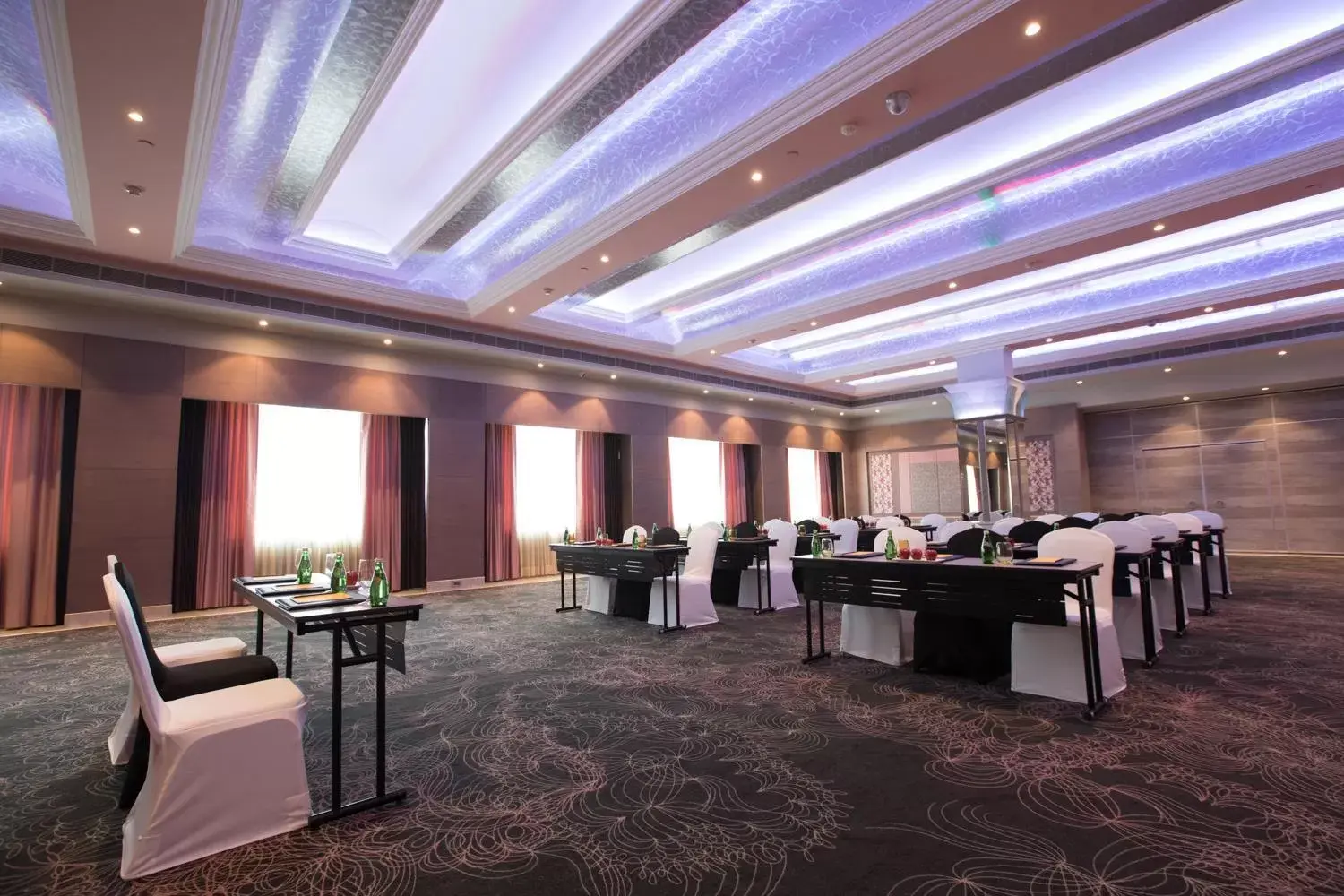 Banquet/Function facilities, Restaurant/Places to Eat in The Suryaa Hotel New Delhi