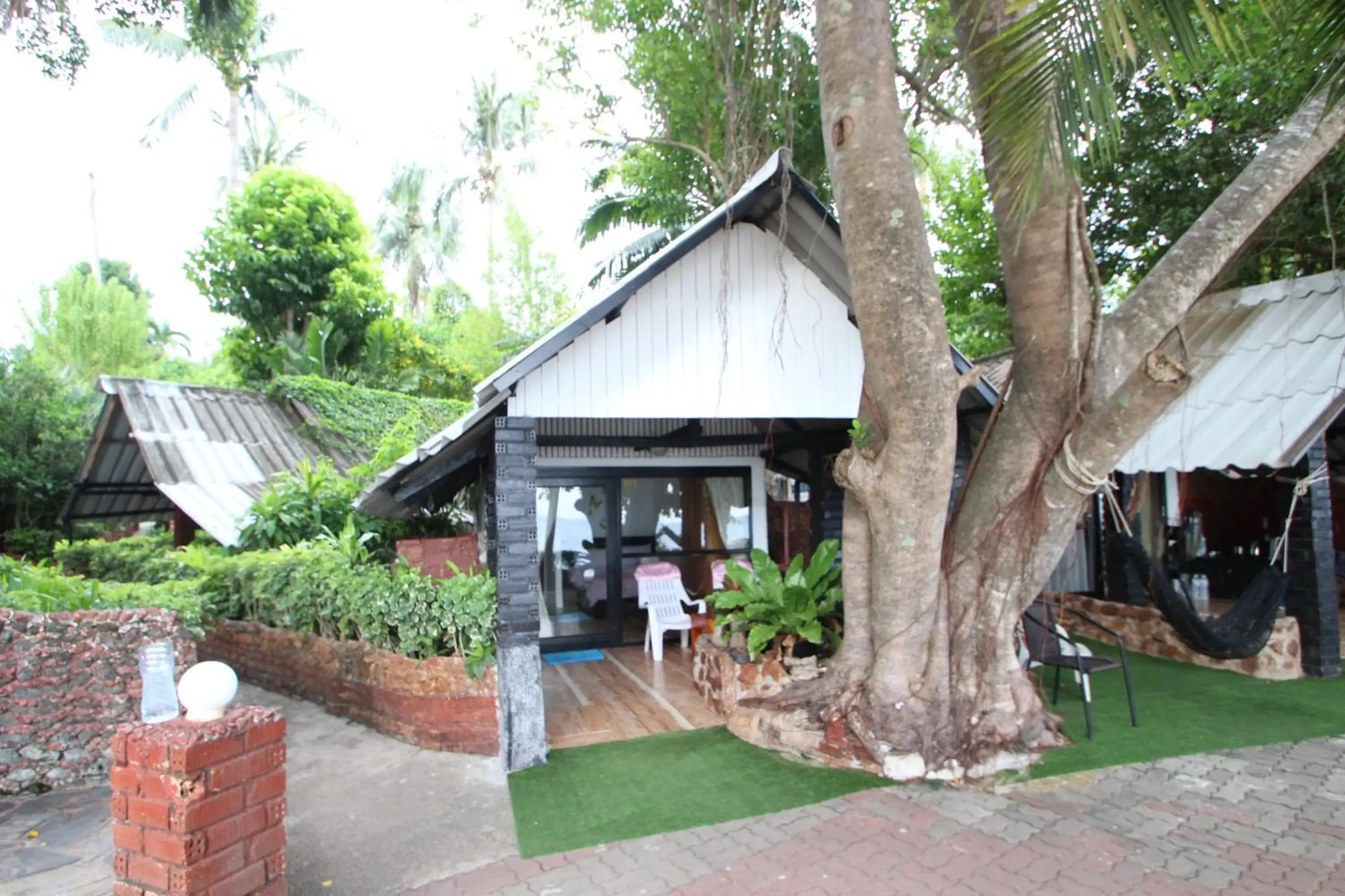 Property Building in Pine Bungalow Krabi