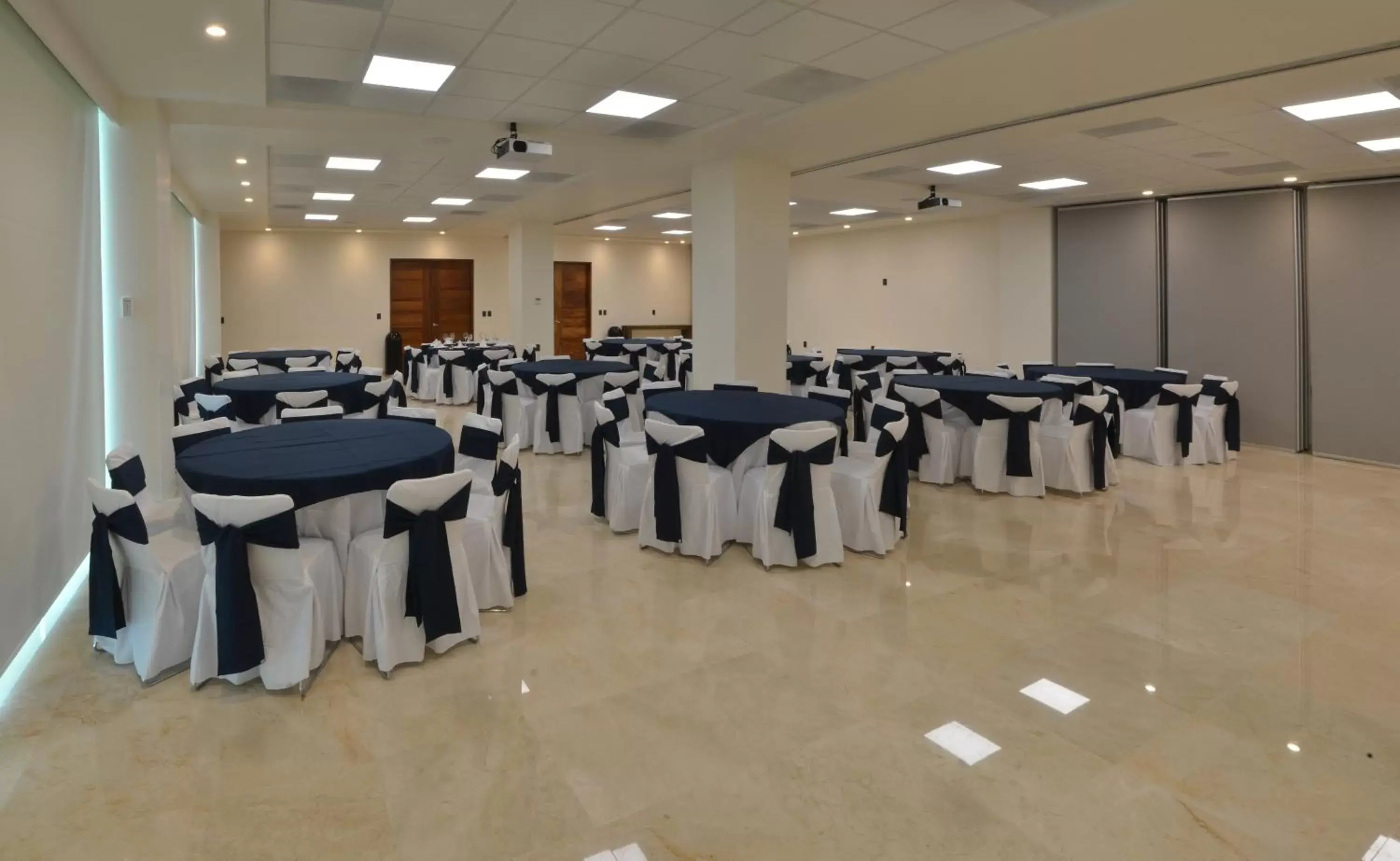 Meeting/conference room, Banquet Facilities in Holiday Inn Express Puerto Vallarta, an IHG Hotel