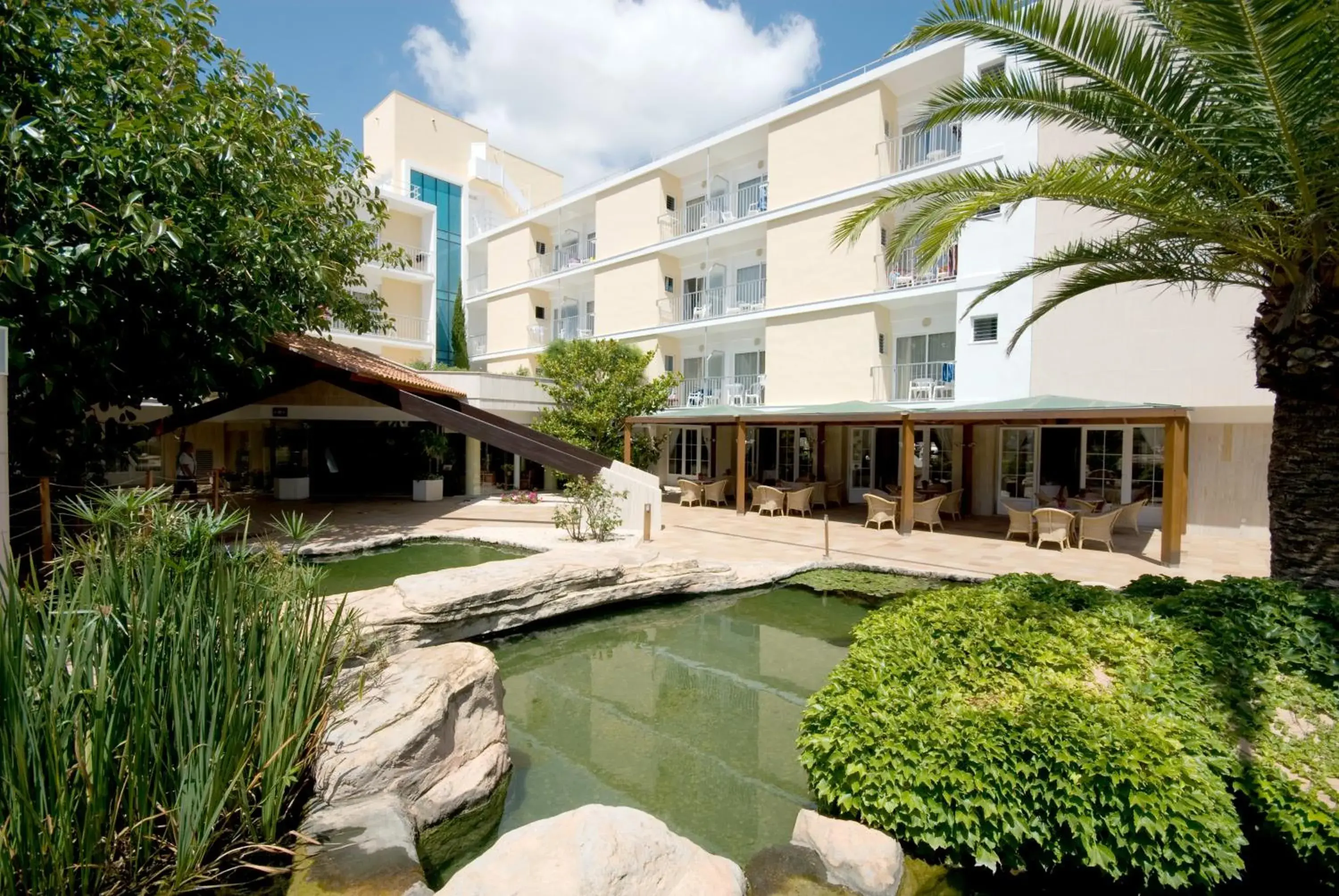 Facade/entrance, Property Building in Hotel Capricho