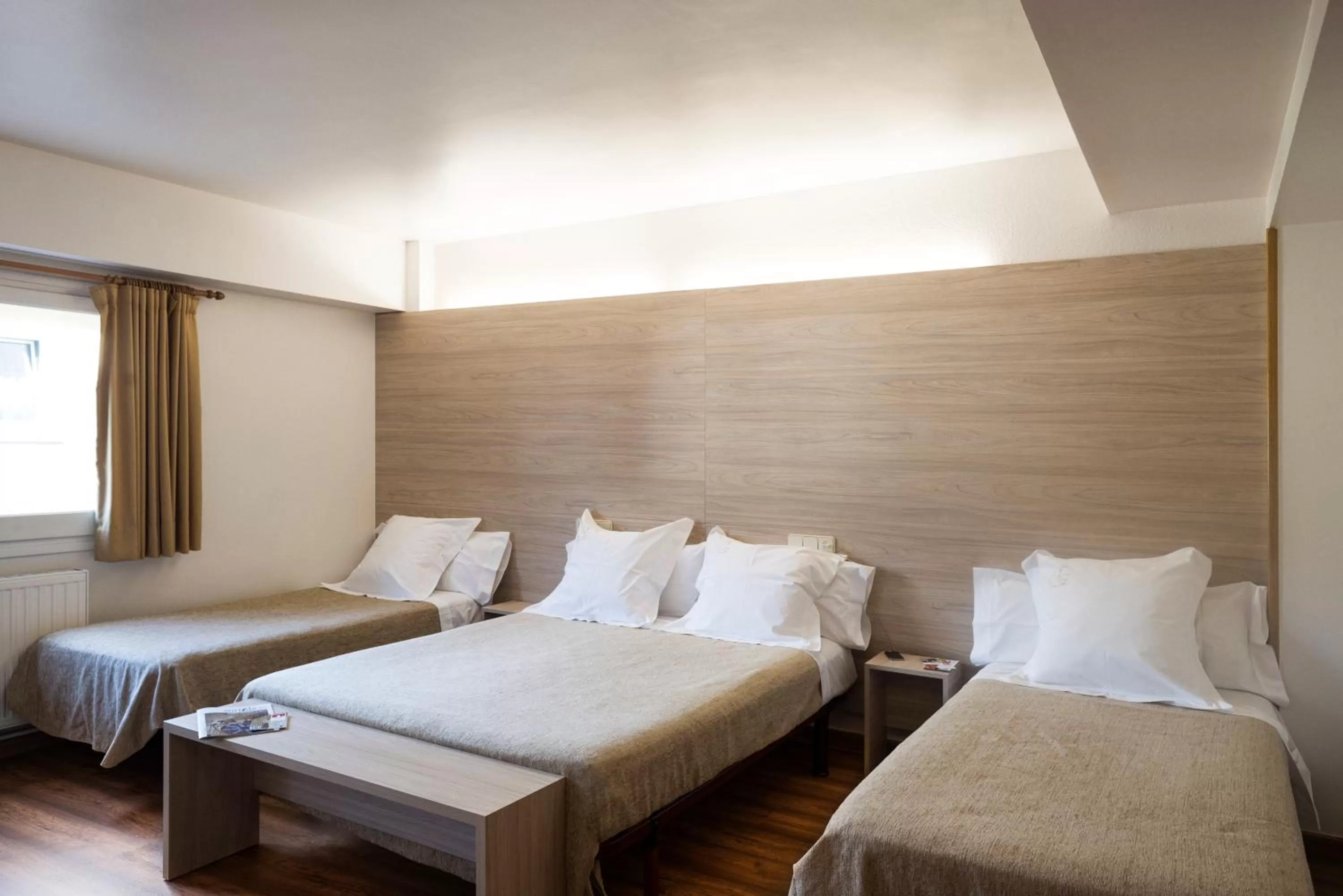 Family Room in La Trobada Hotel Sport