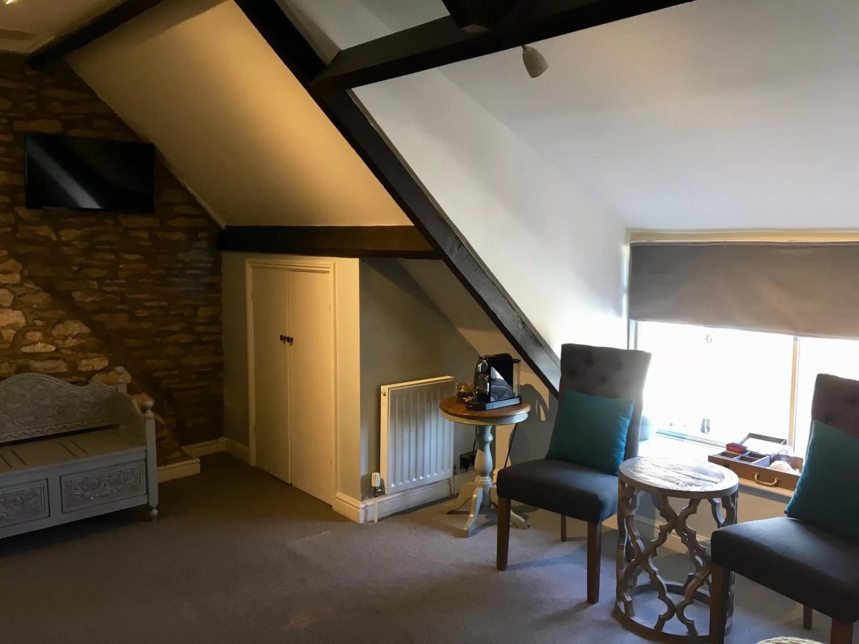 Bedroom, Seating Area in The Sheep on Sheep Street Hotel