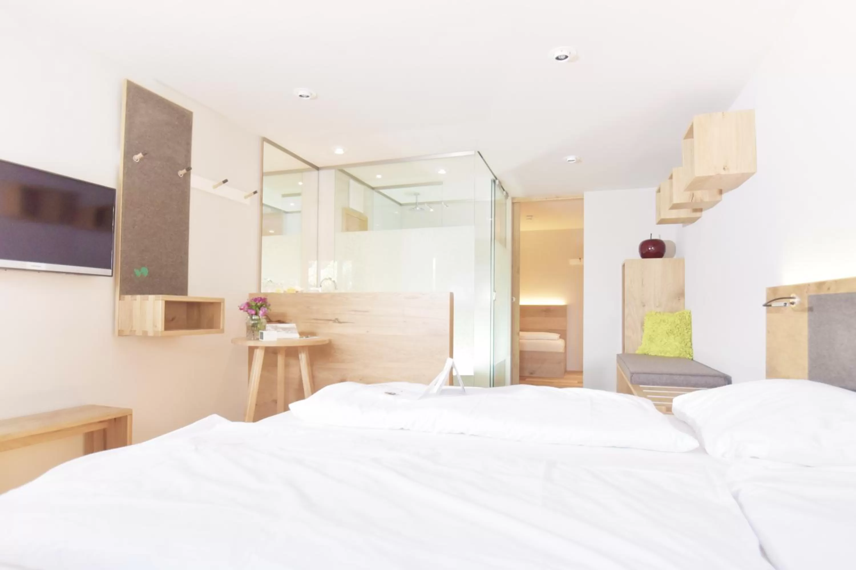 Bedroom, Bed in Hotel Waldvogel